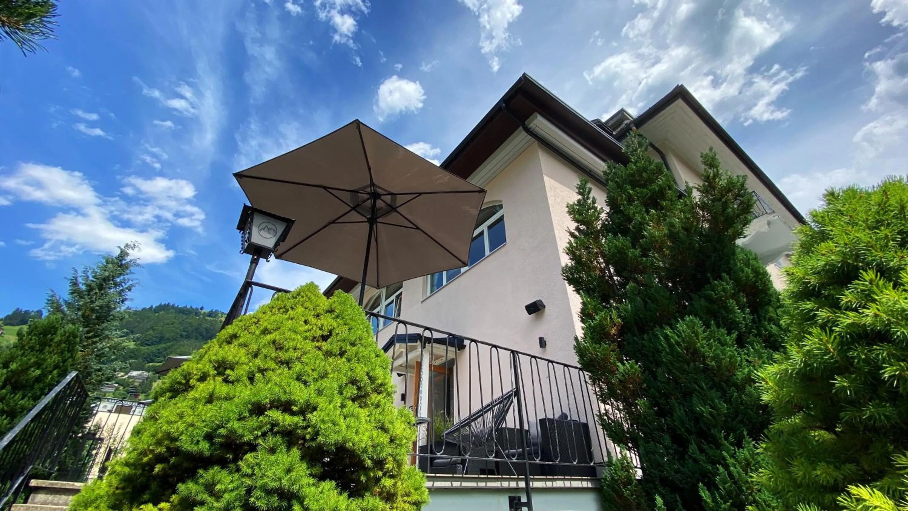 Property building in GRAND your home with common kitchens with self check-in