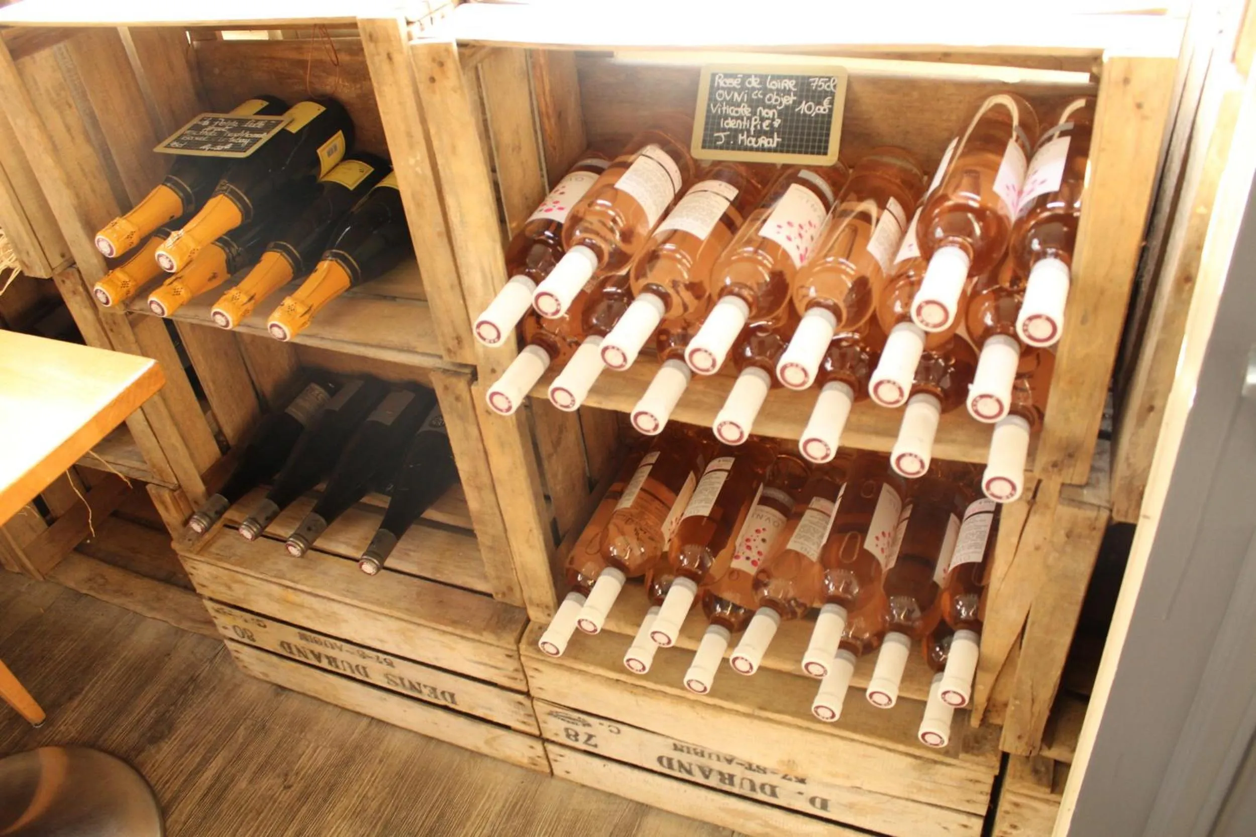 Lounge or bar in Logis Le Grand Hotel