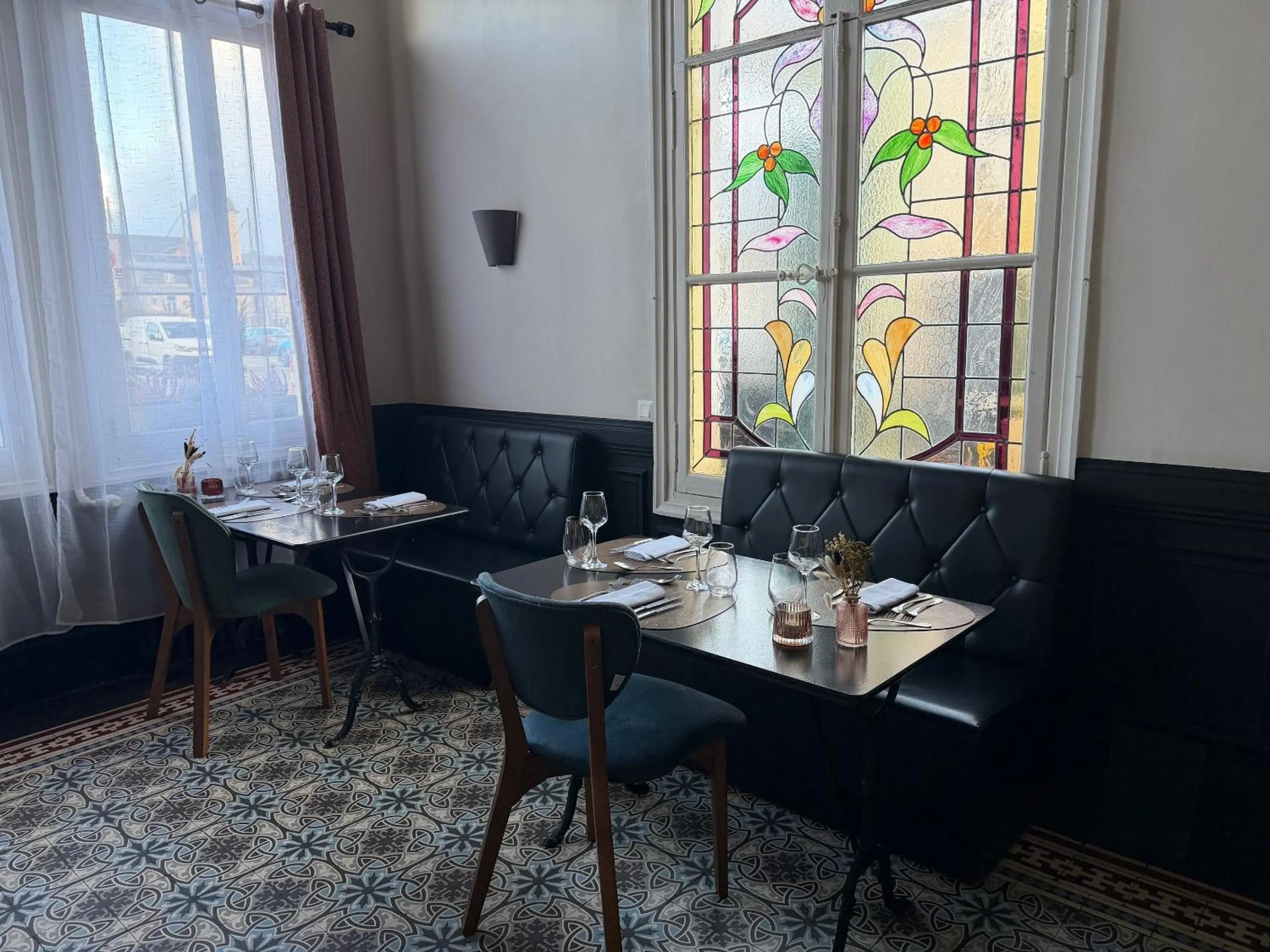 Restaurant/places to eat in Logis Le Grand Hotel