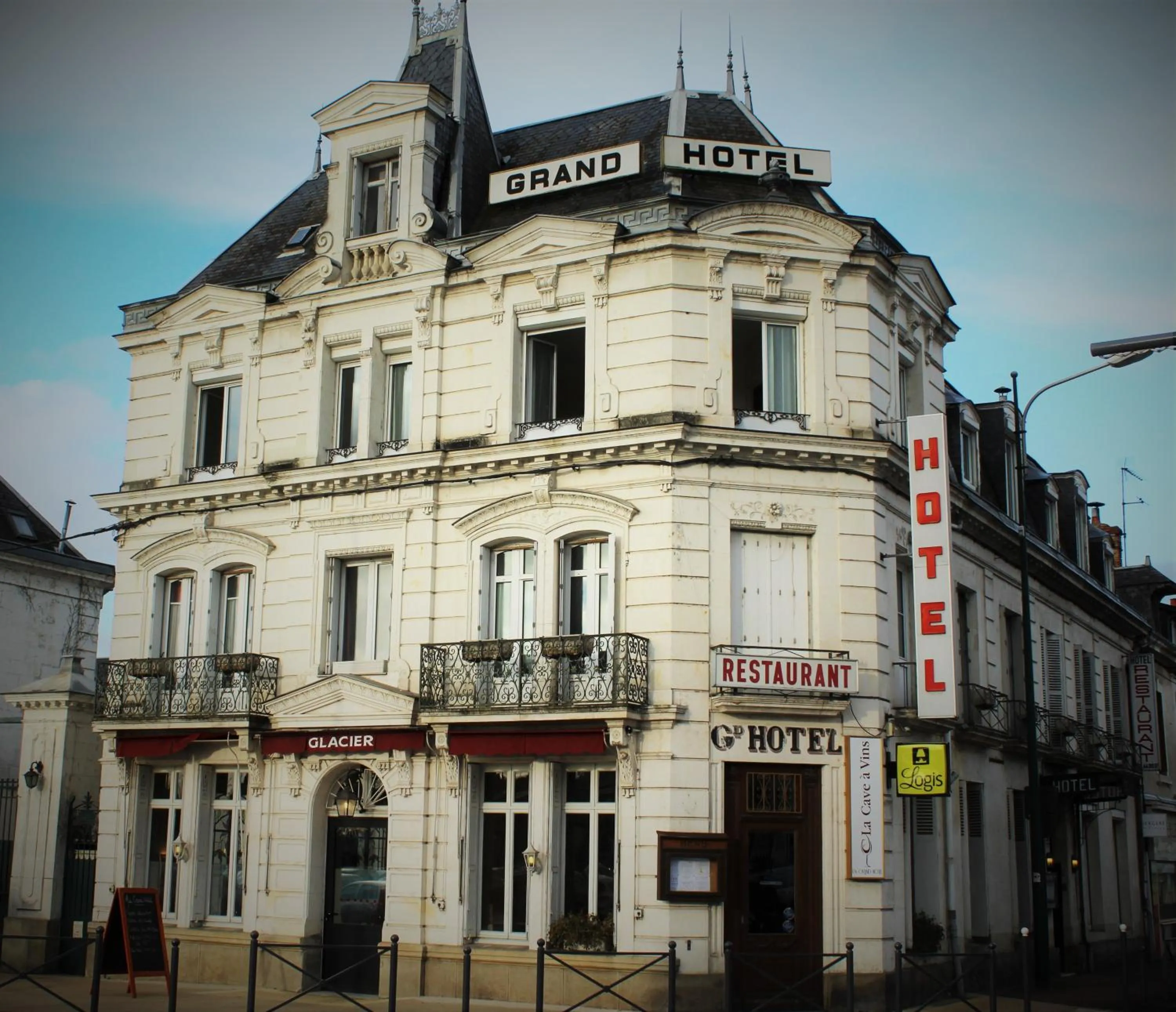 Property building in Logis Le Grand Hotel