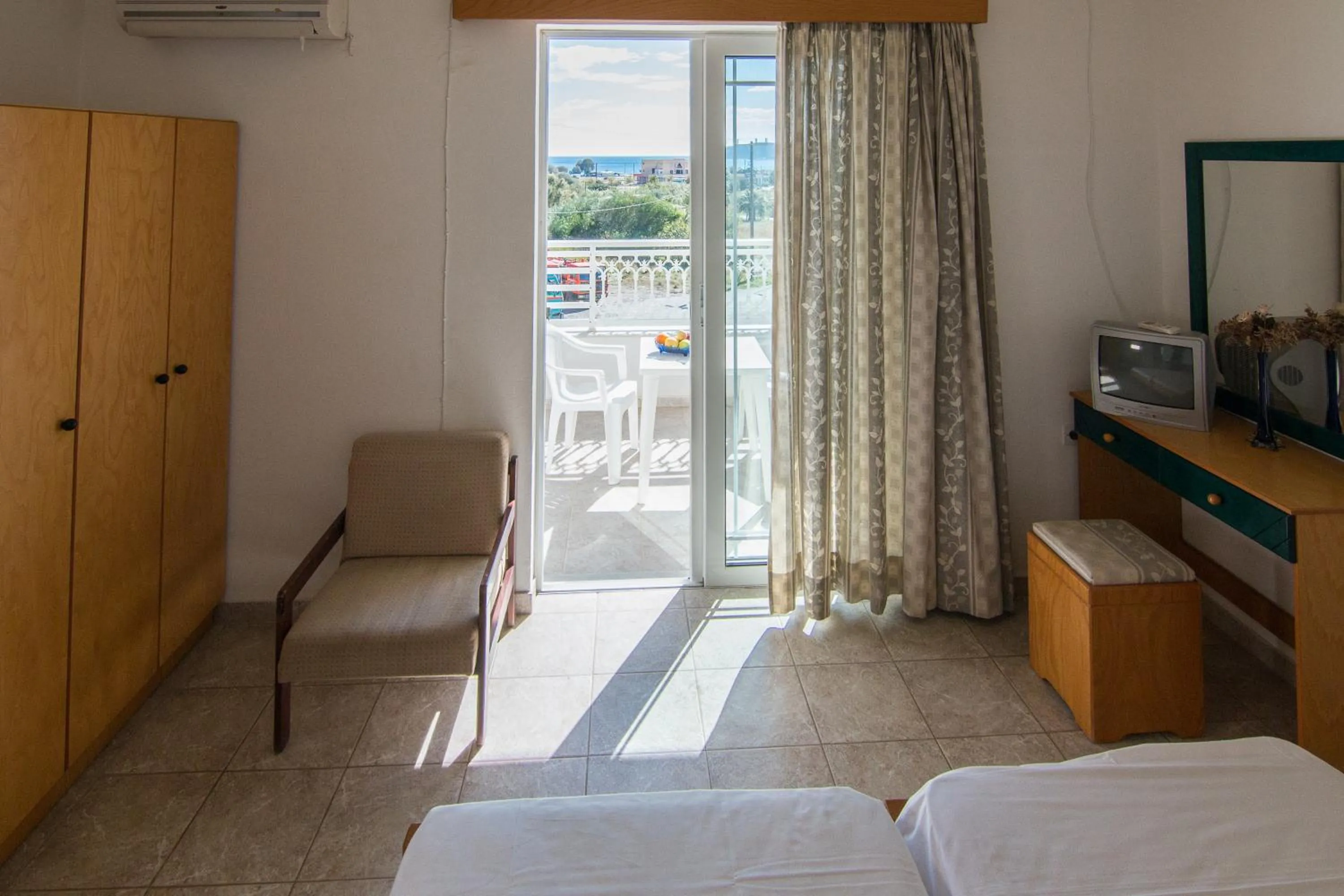 Balcony/Terrace, Bed in Faliraki Dream Studios & Apartments