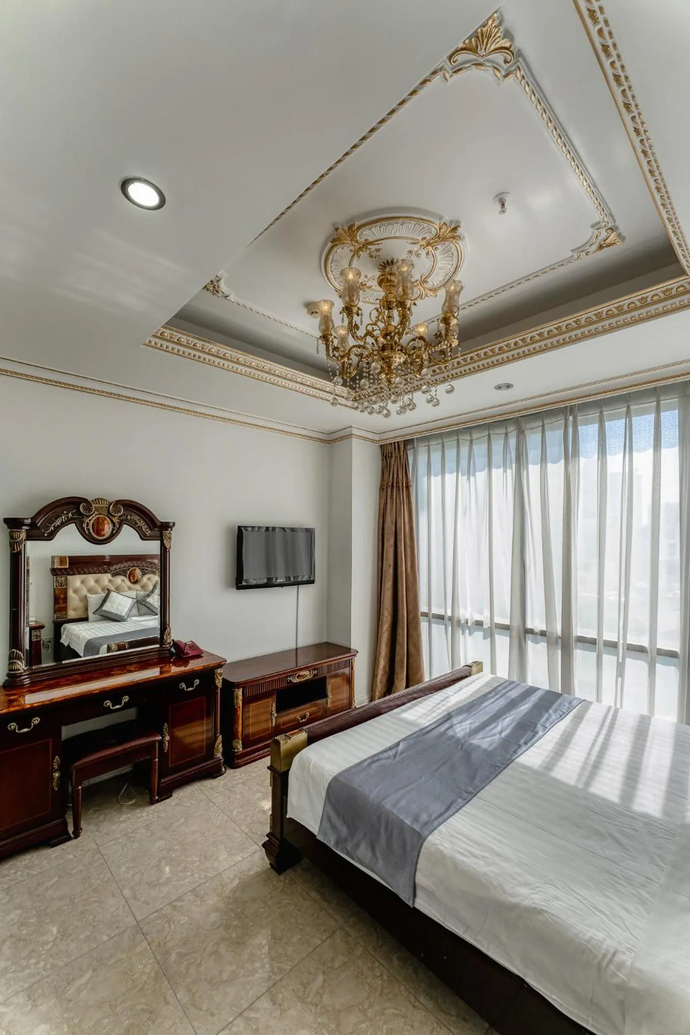 Photo of the whole room in Happy Land Hotel