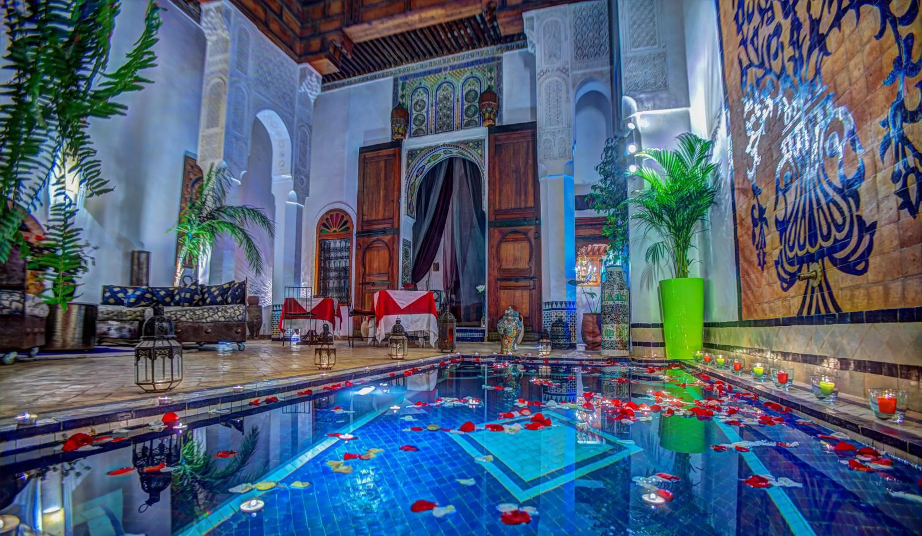 Swimming pool in Riad Almaz
