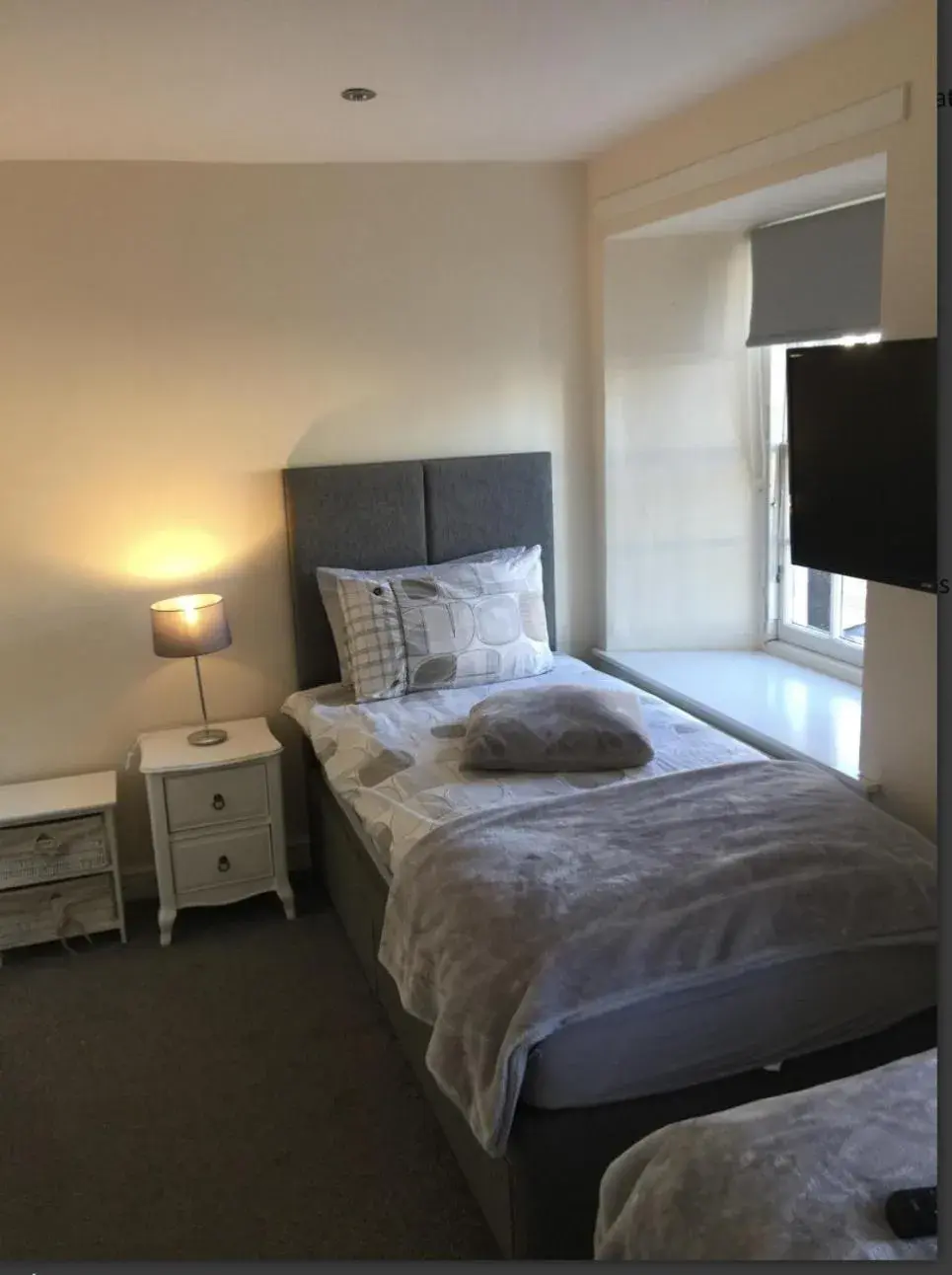 Twin Room with Shower in Black Bull with Rooms upper Twin Room with Shower in Black Bull with Rooms upper