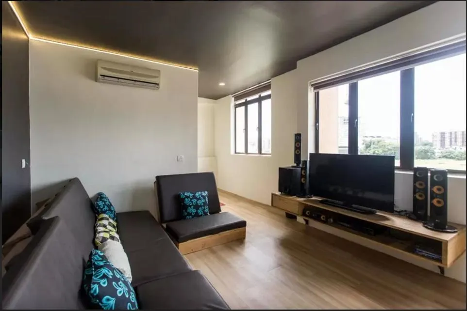 Communal lounge/ TV room in Revopackers Beds and Bunks