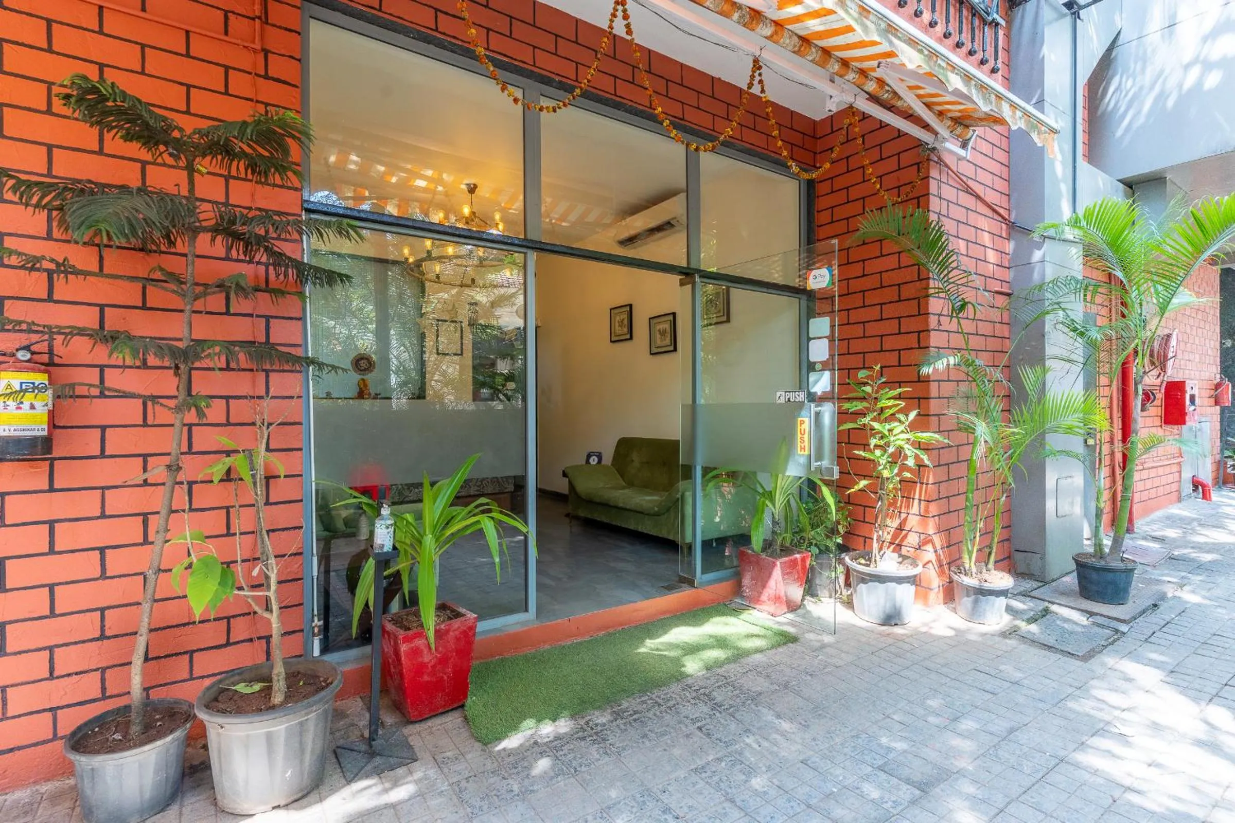 Facade/entrance in Zense Candolim