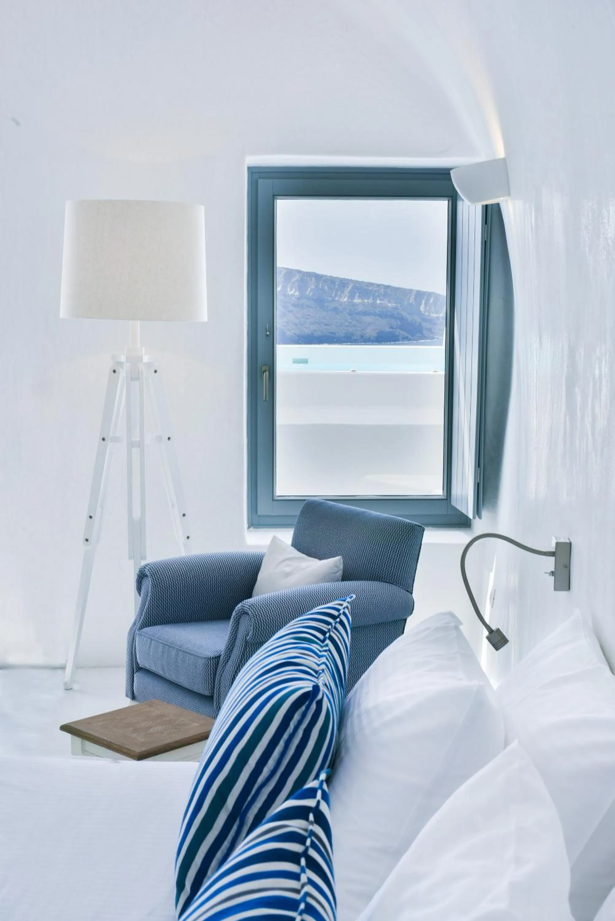 Bed in Maregio Suites