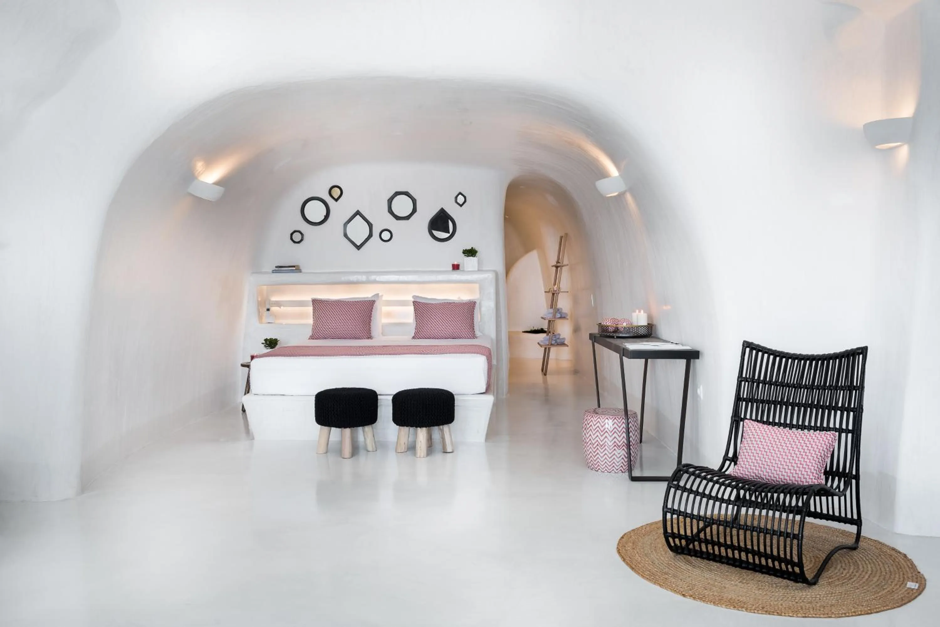 Bed in Maregio Suites