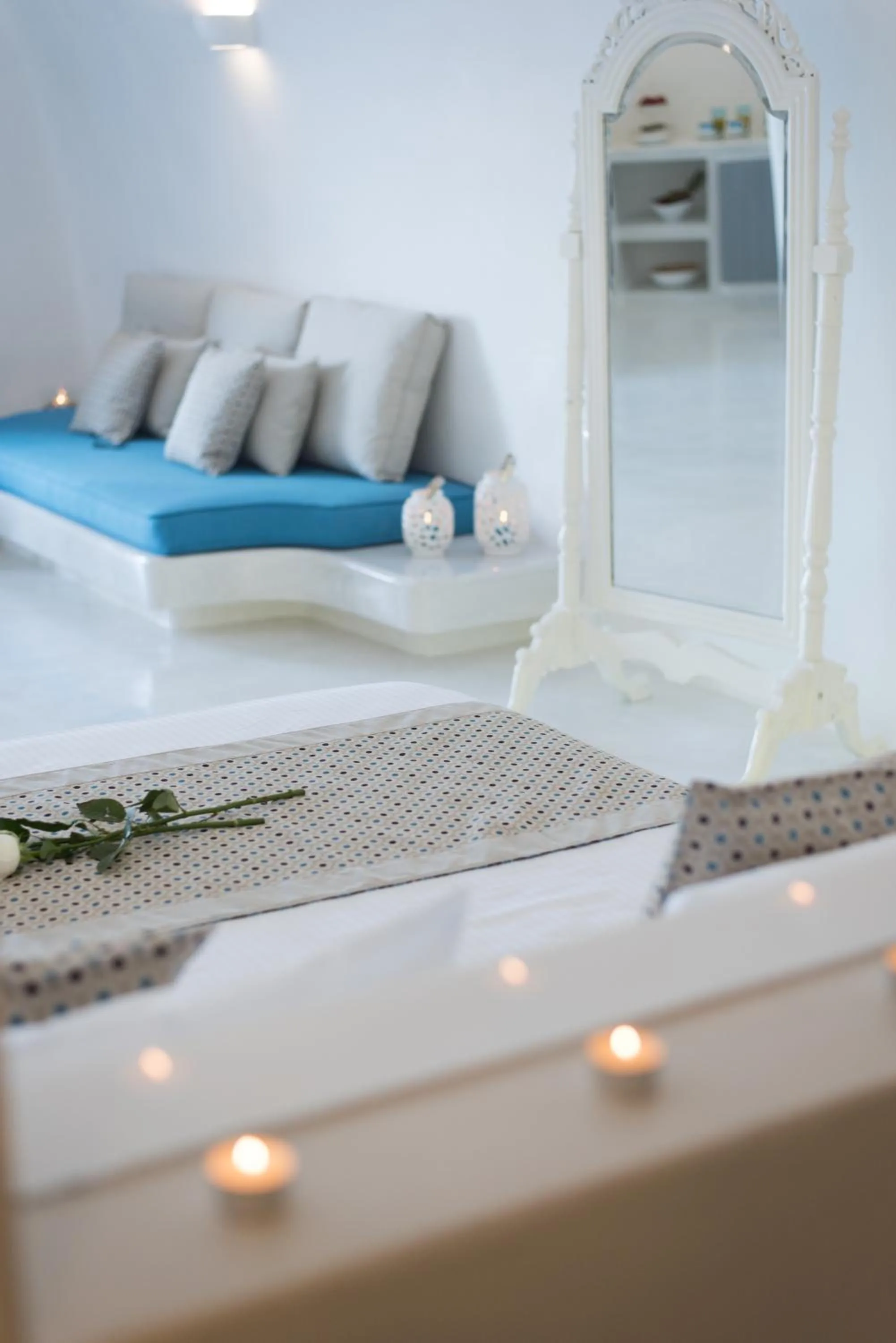 Bed in Maregio Suites