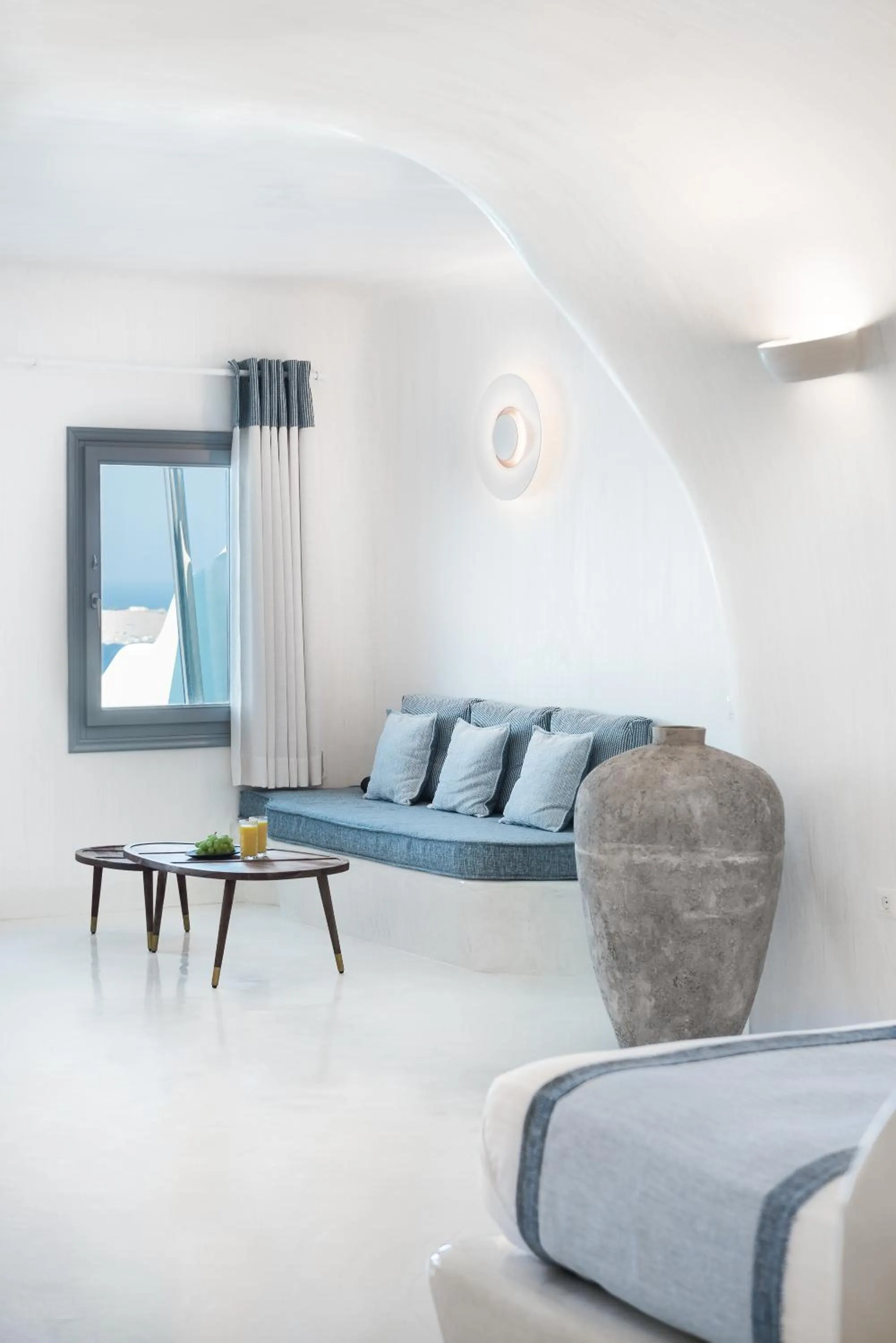 Bed in Maregio Suites