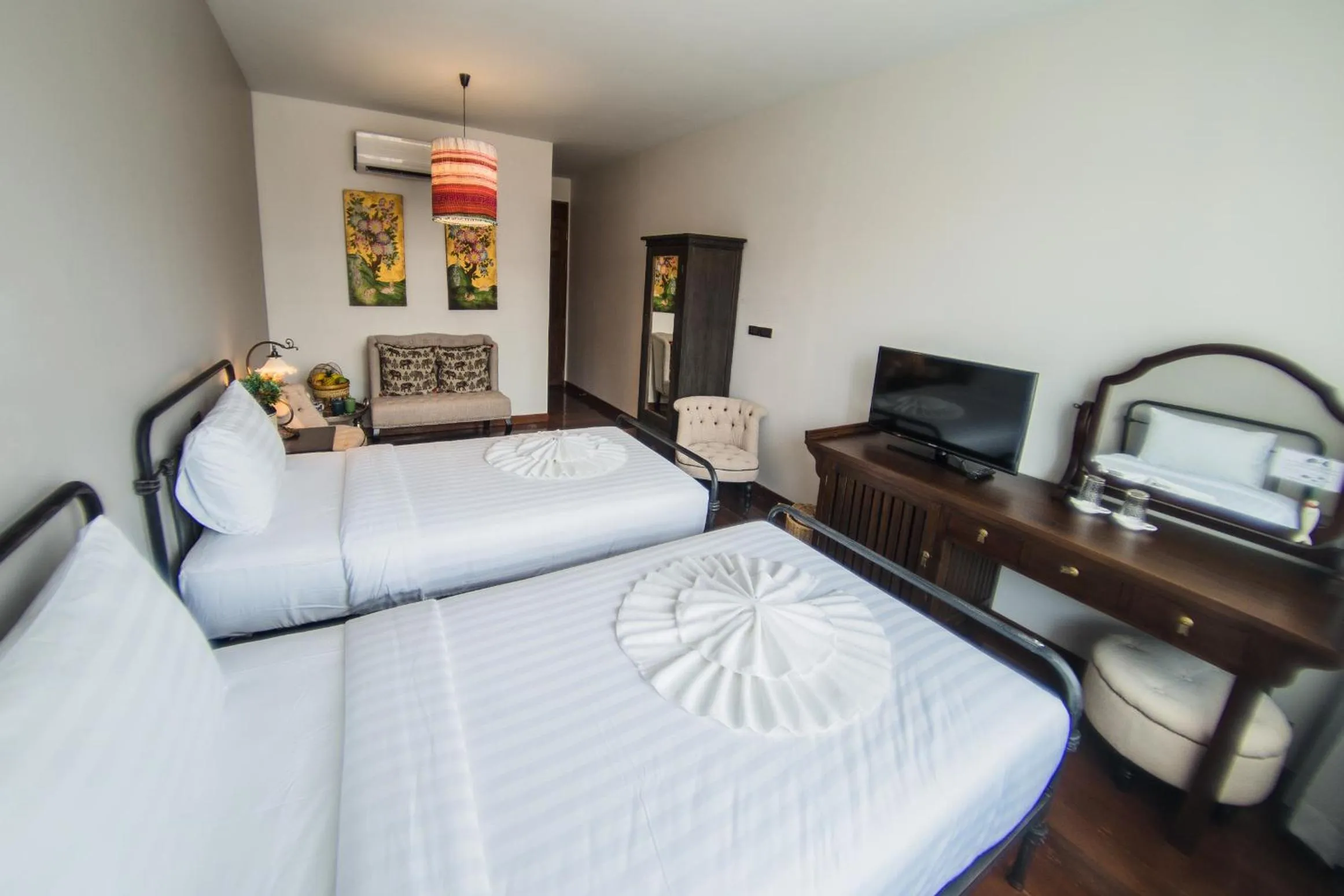 Photo of the whole room in See You Soon, Chiang Mai