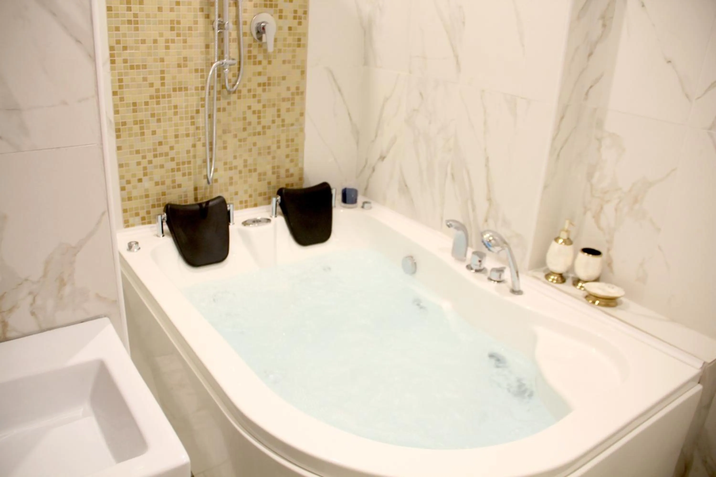 Bathroom in Ingrami Suites and Spa