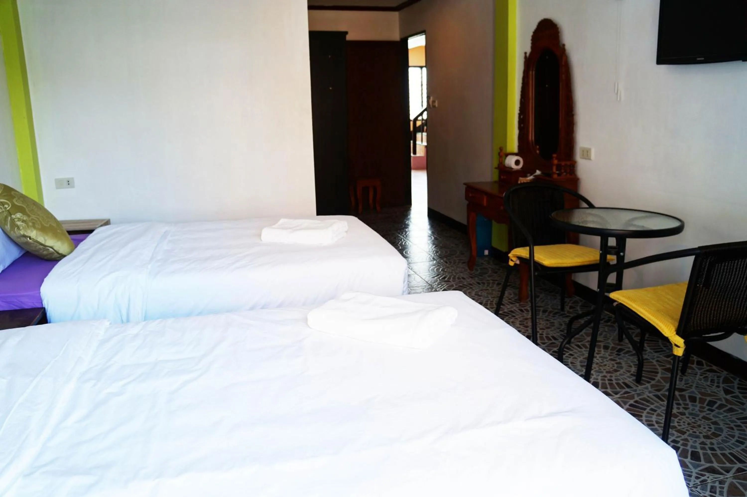 Photo of the whole room, Bed in Nong Guest House