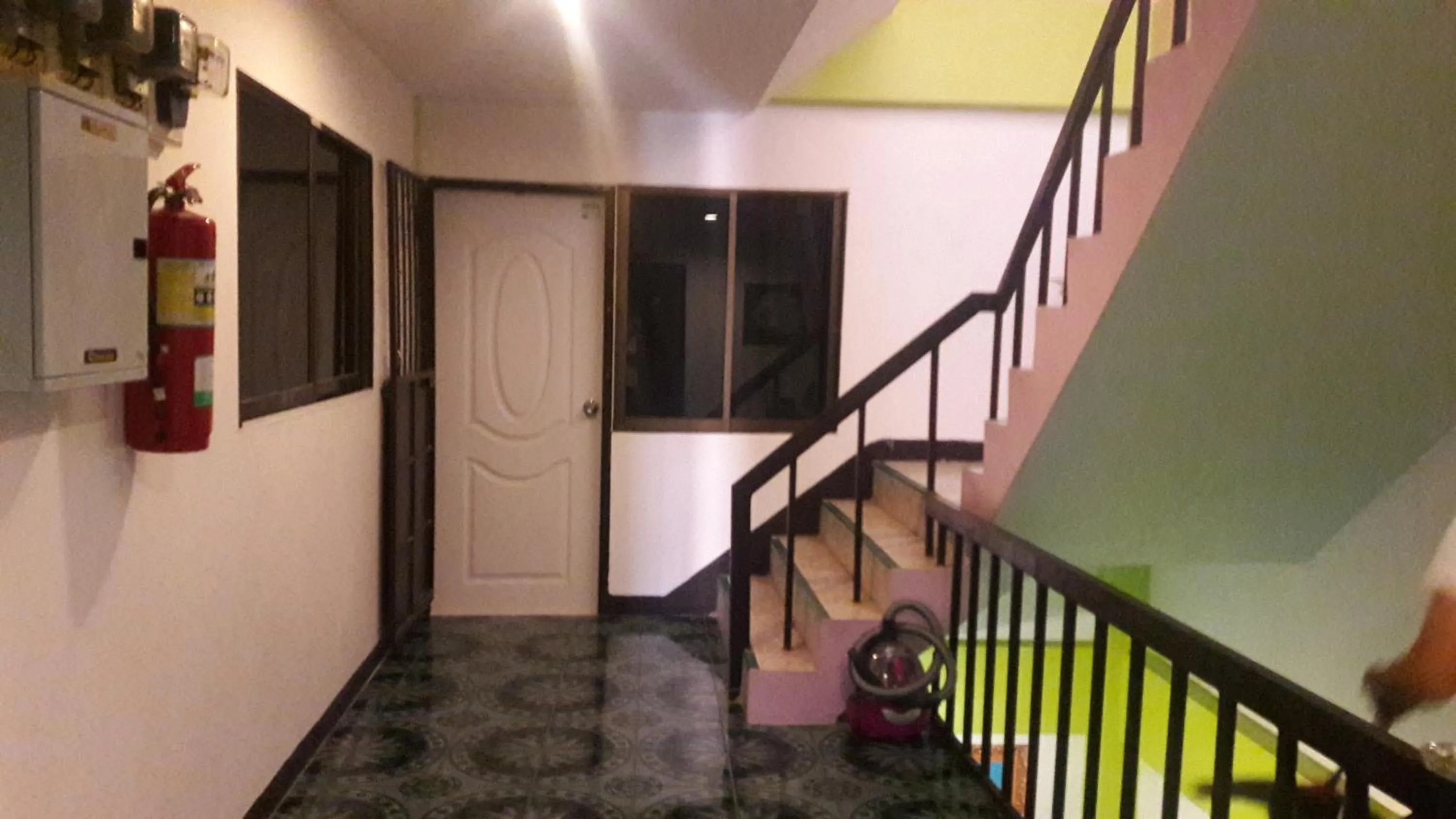 Communal lounge/ TV room in Nong Guest House