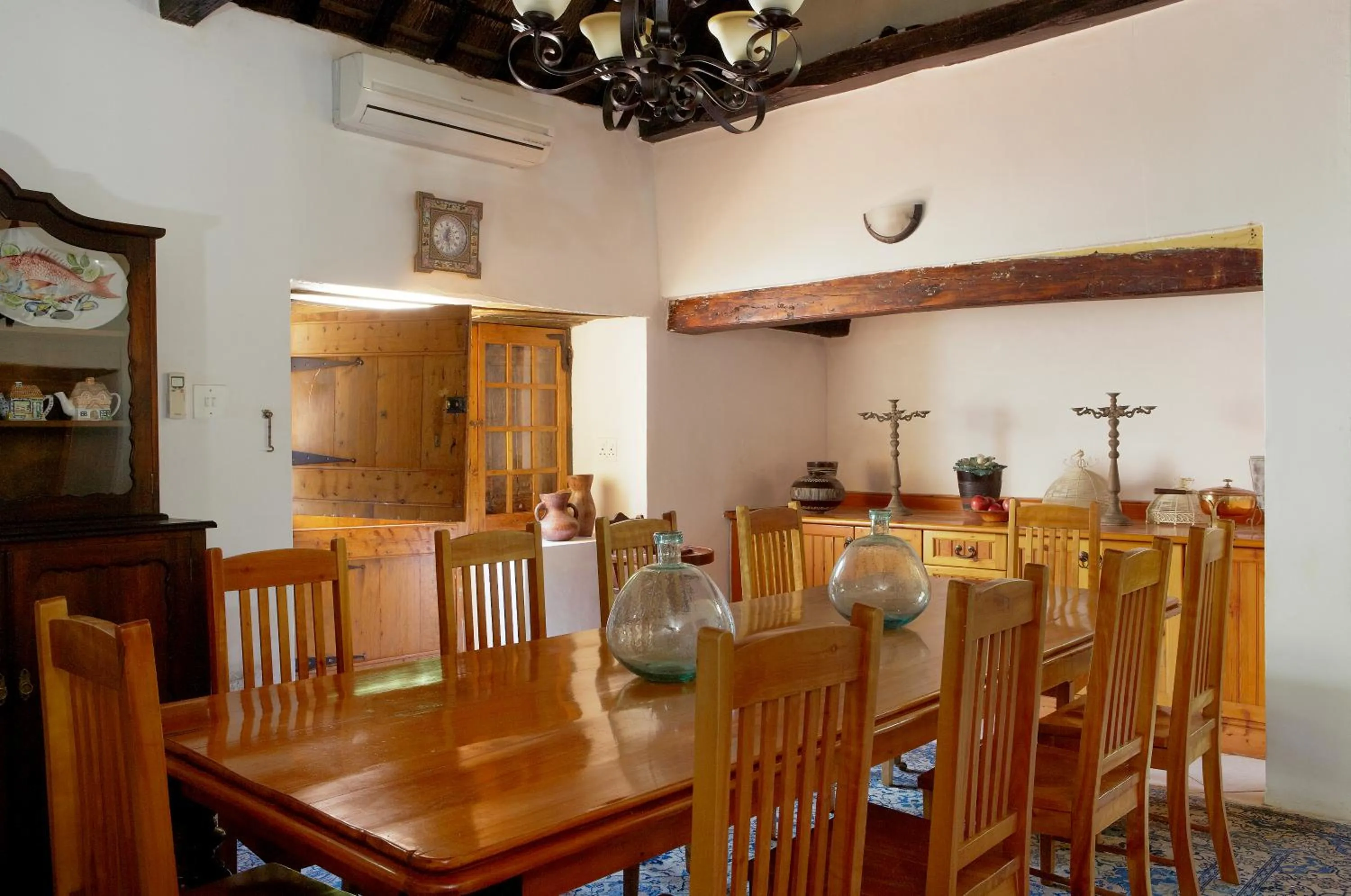 Communal kitchen in Yellow Aloe