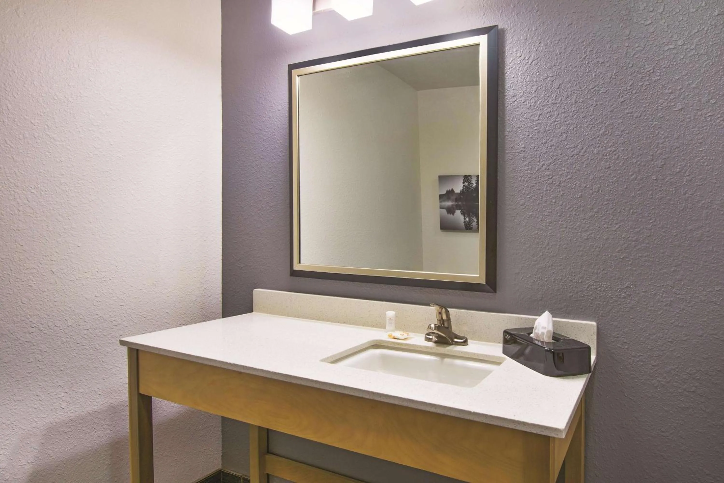 Photo of the whole room in La Quinta by Wyndham Morgantown