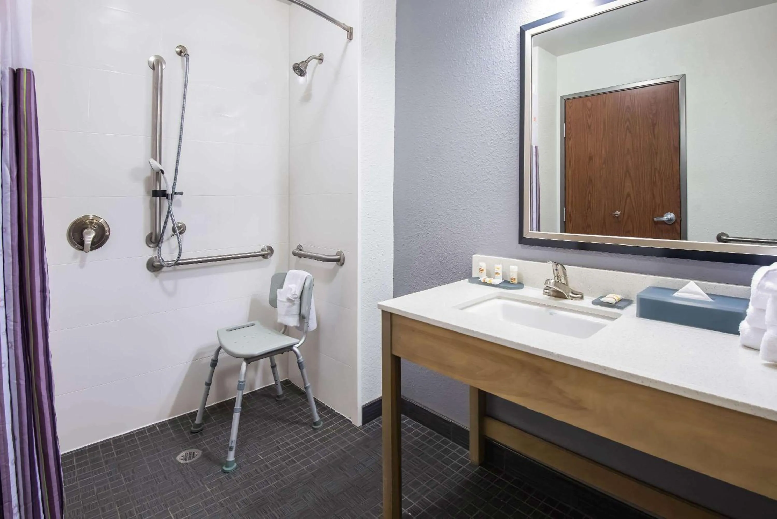 Bathroom, Bed in La Quinta by Wyndham Morgantown