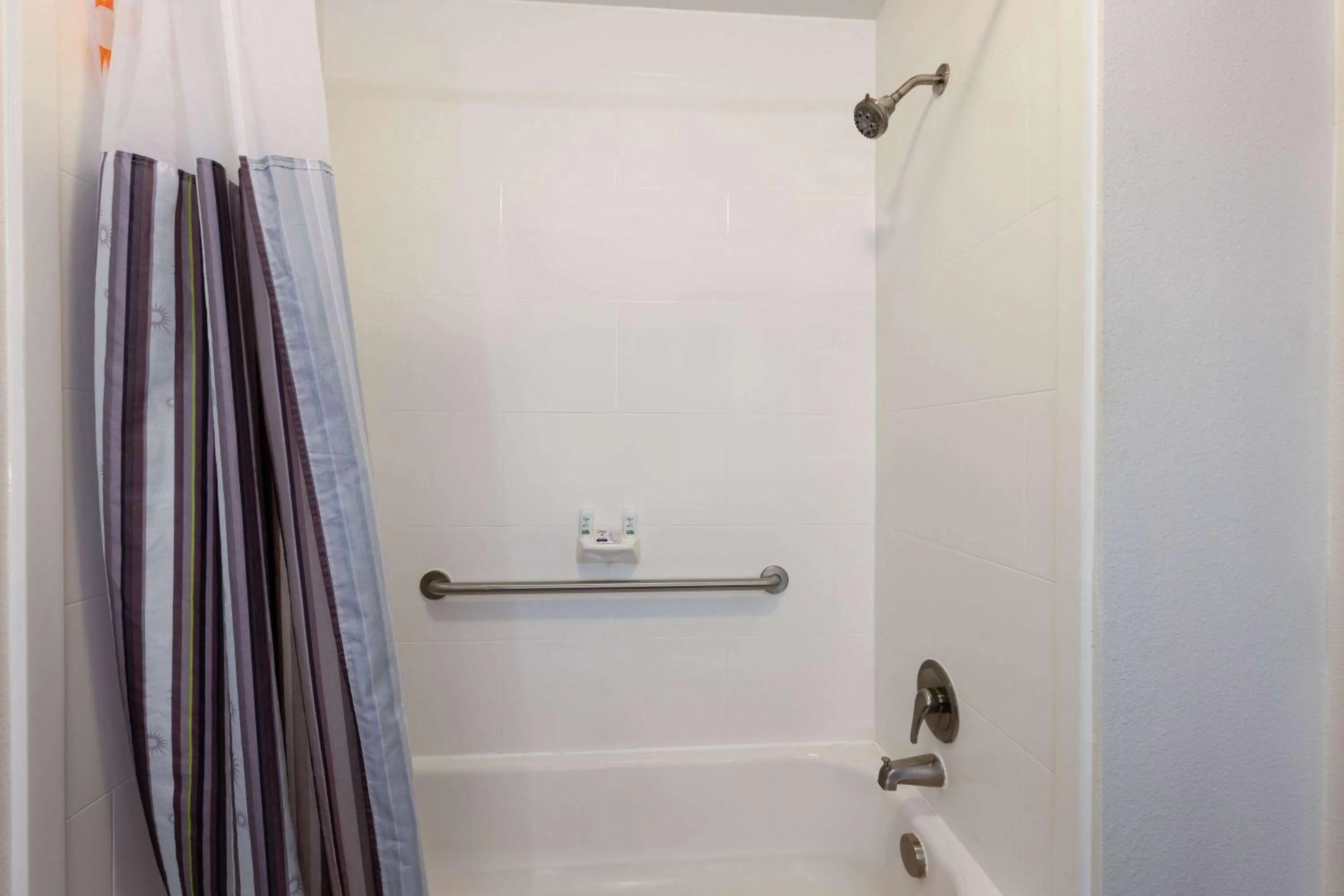 TV and multimedia in La Quinta by Wyndham Morgantown