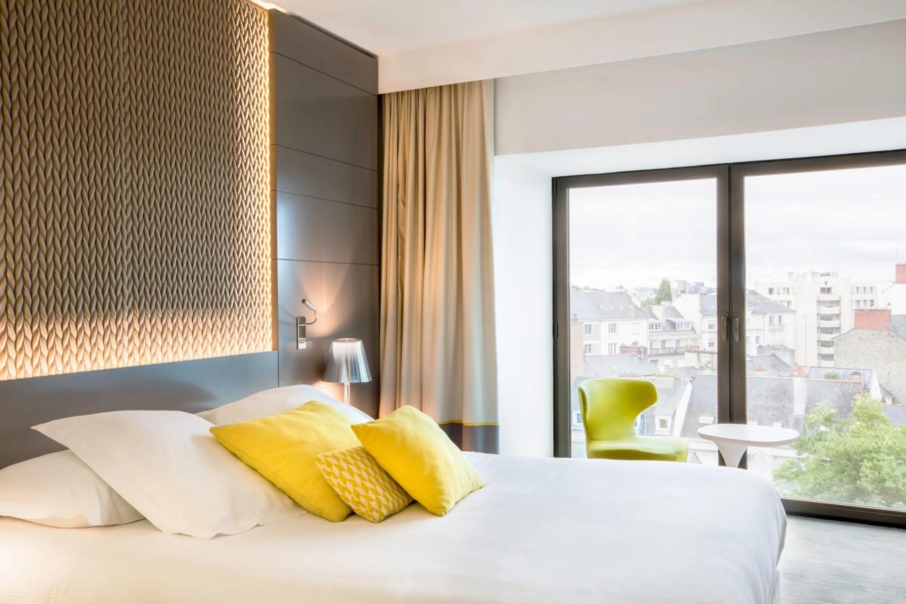 Property building, Bed in BW Premier Collection Le Saint Antoine Hotel et Spa