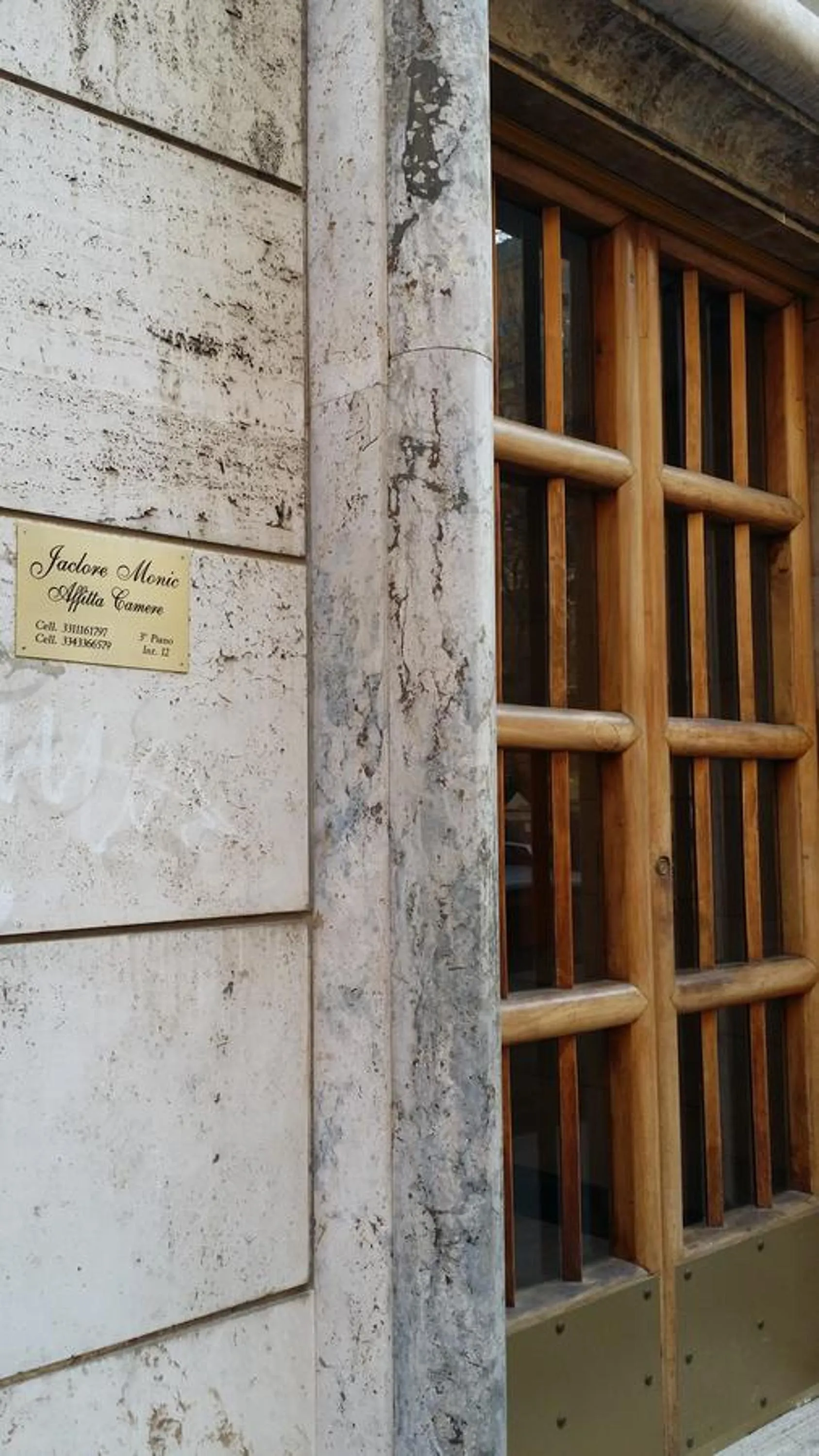 Facade/entrance in Jadore Monic