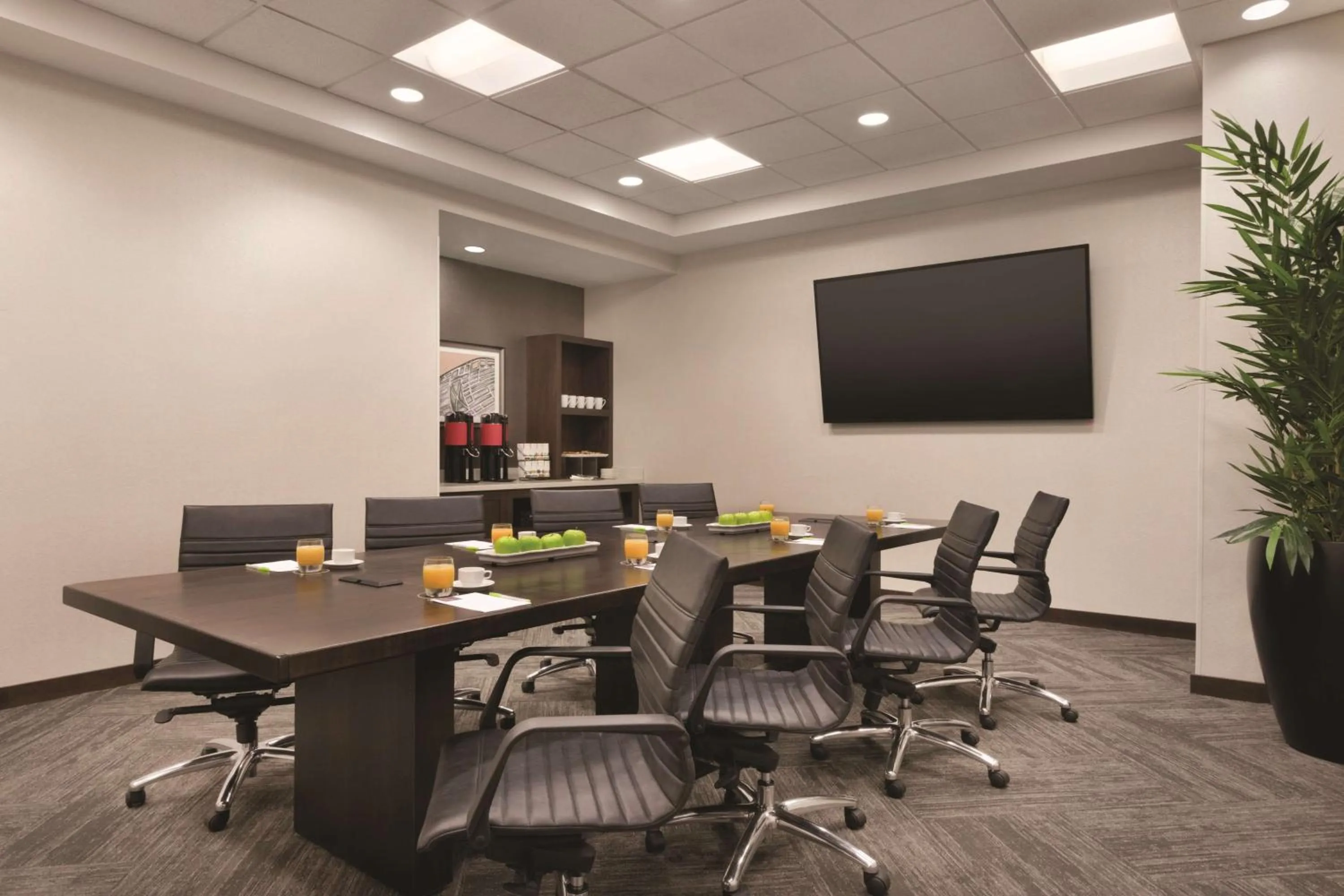 Meeting/conference room in Hyatt Place Chicago O'Hare Airport