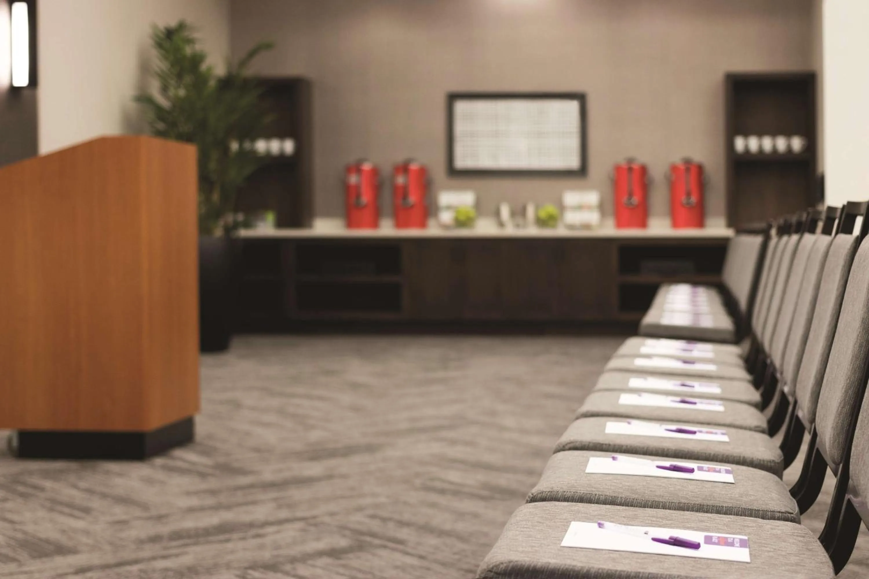 Meeting/conference room in Hyatt Place Chicago O'Hare Airport