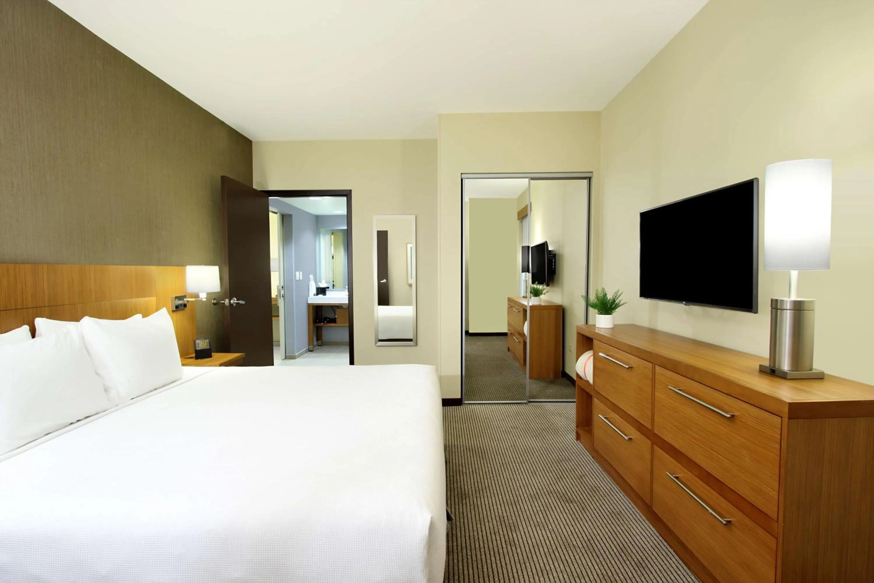 Photo of the whole room, Bed in Hyatt Place Houston/Katy