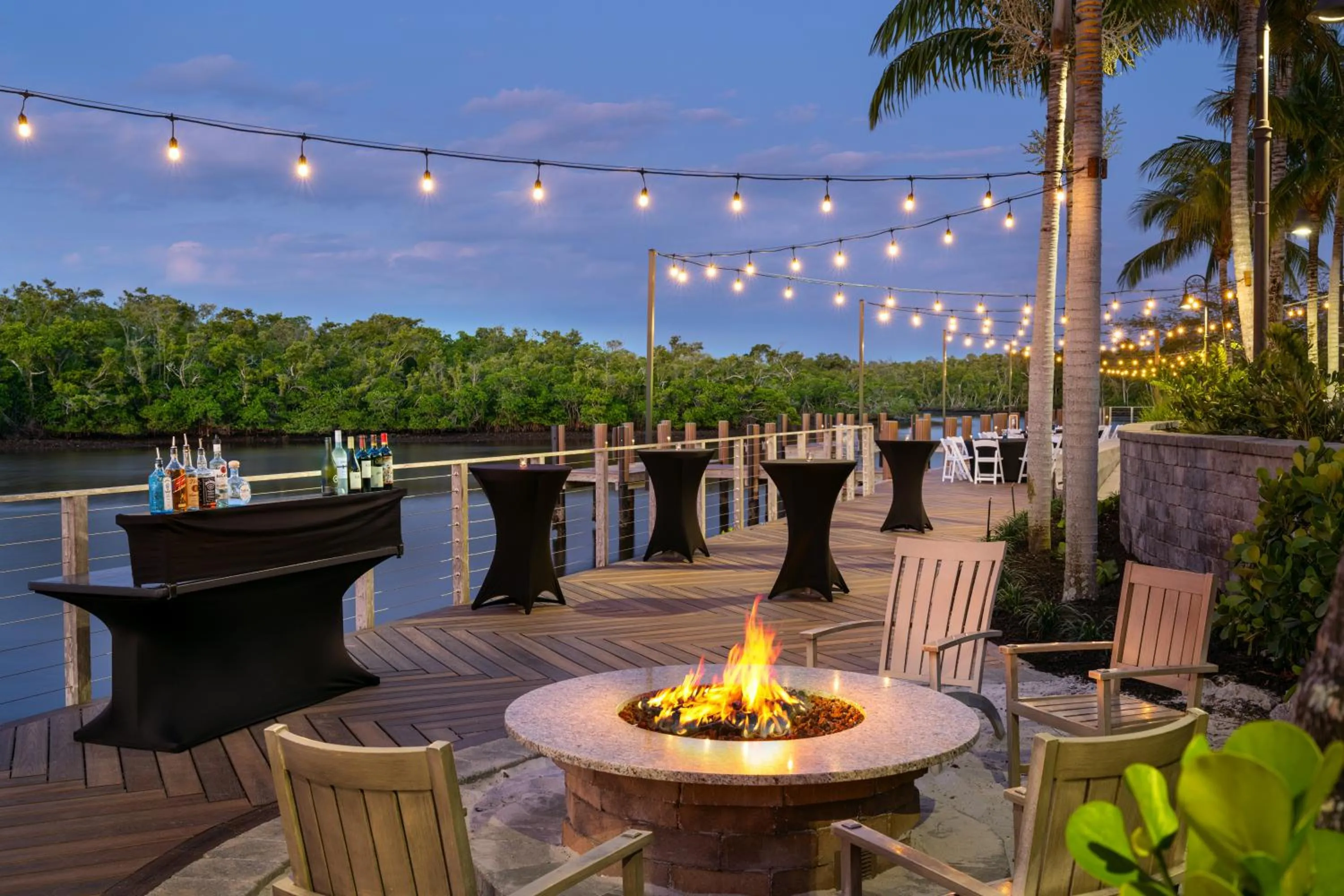 Restaurant/places to eat in Hyatt House Naples 5th Avenue