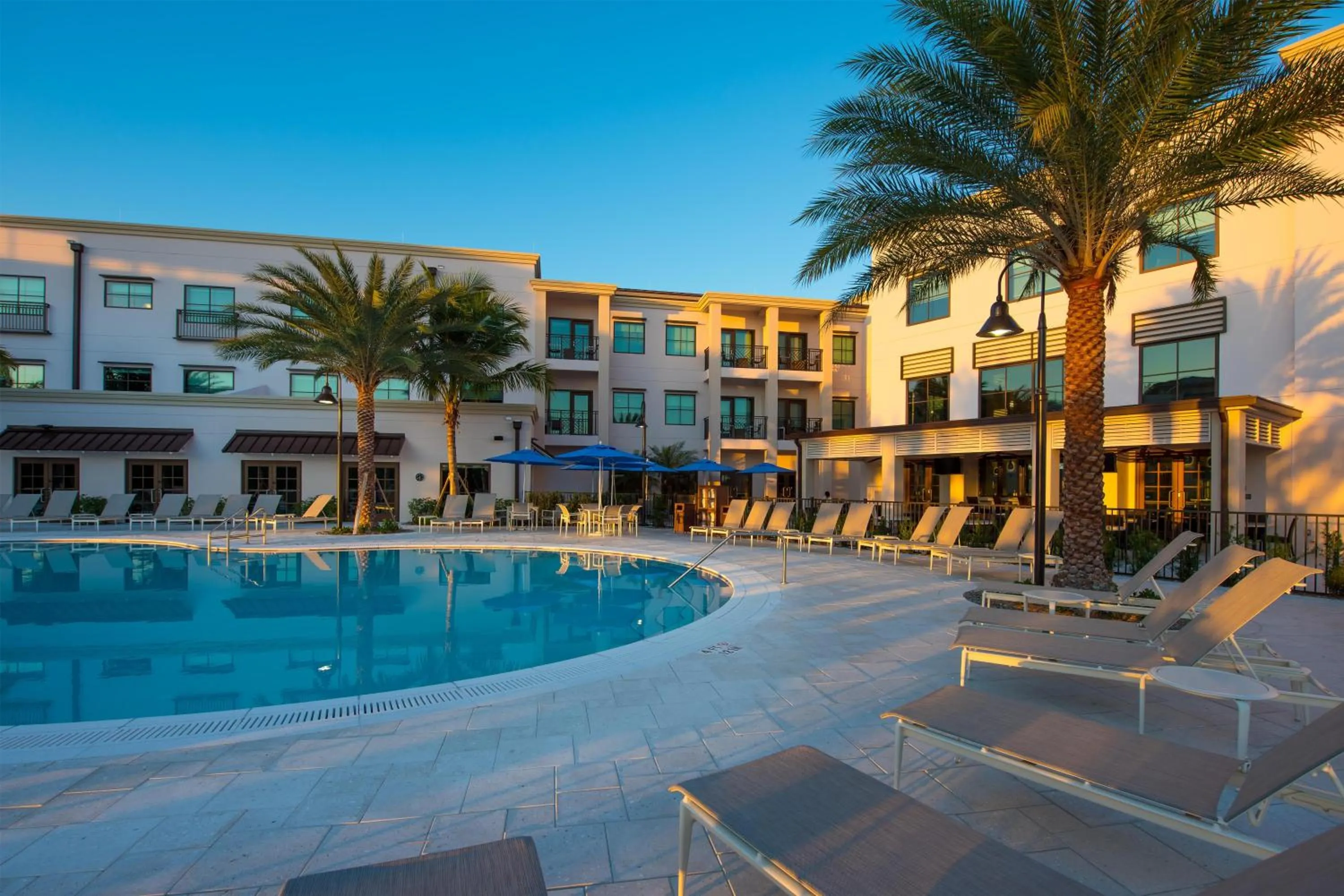 Swimming pool in Hyatt House Naples 5th Avenue