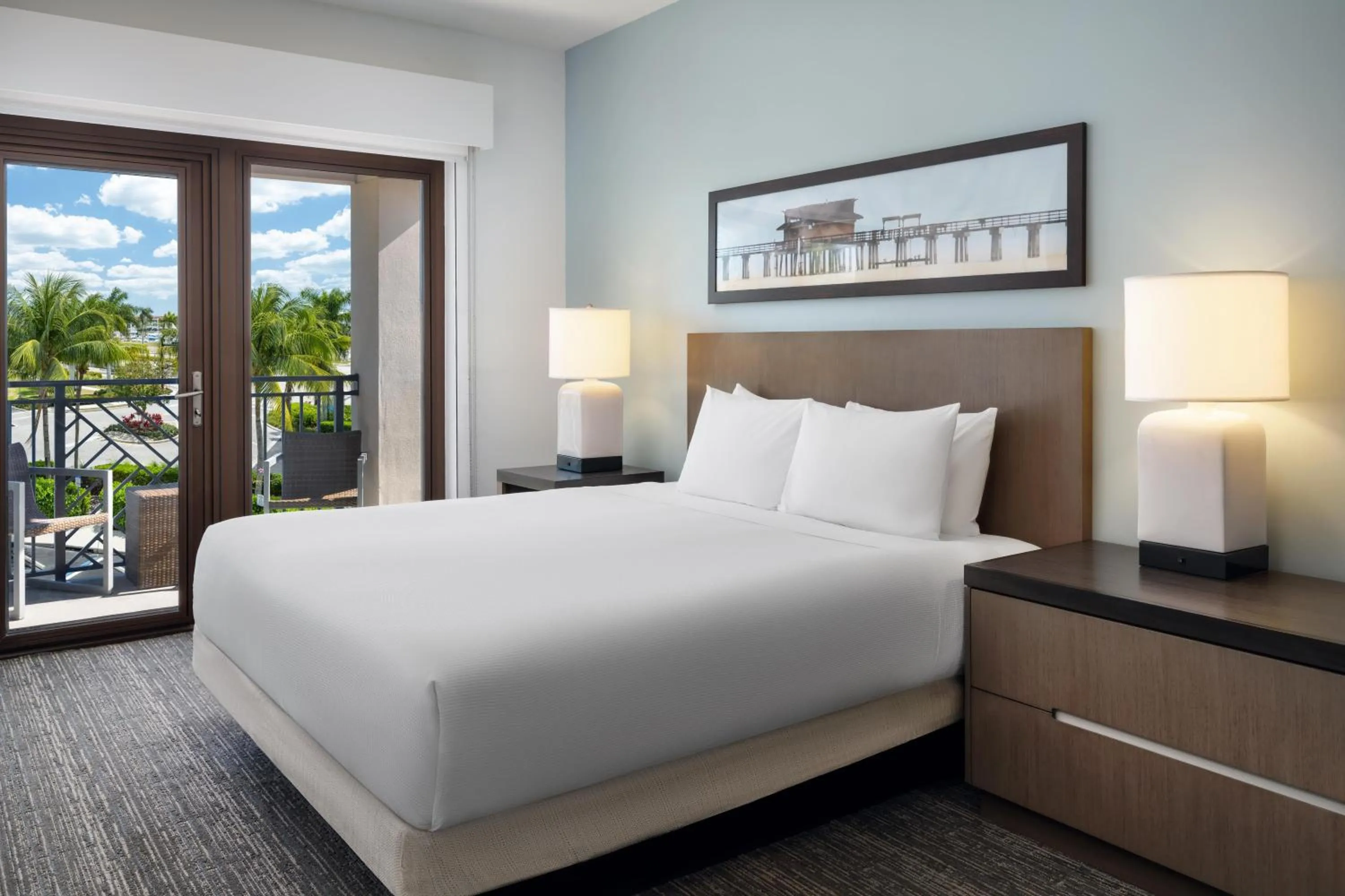 Photo of the whole room, Bed in Hyatt House Naples 5th Avenue