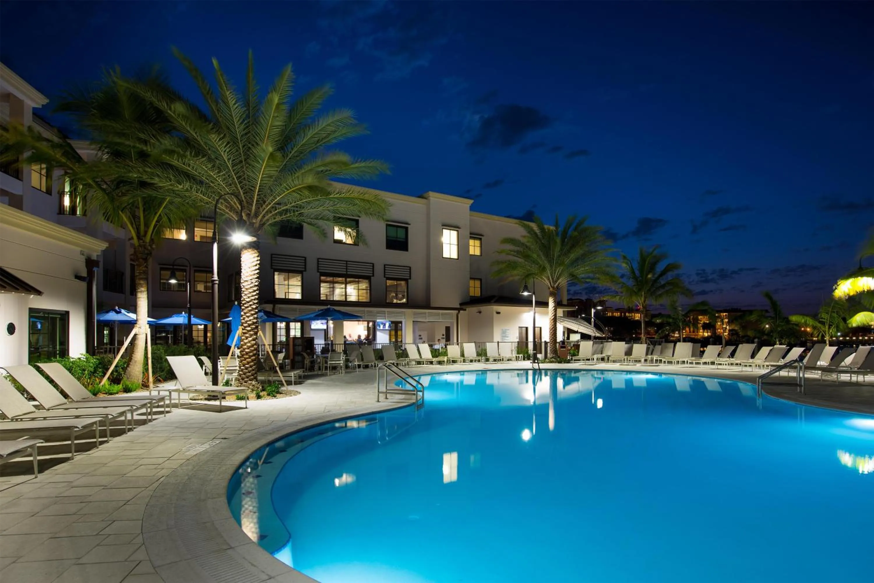 Swimming pool in Hyatt House Naples 5th Avenue
