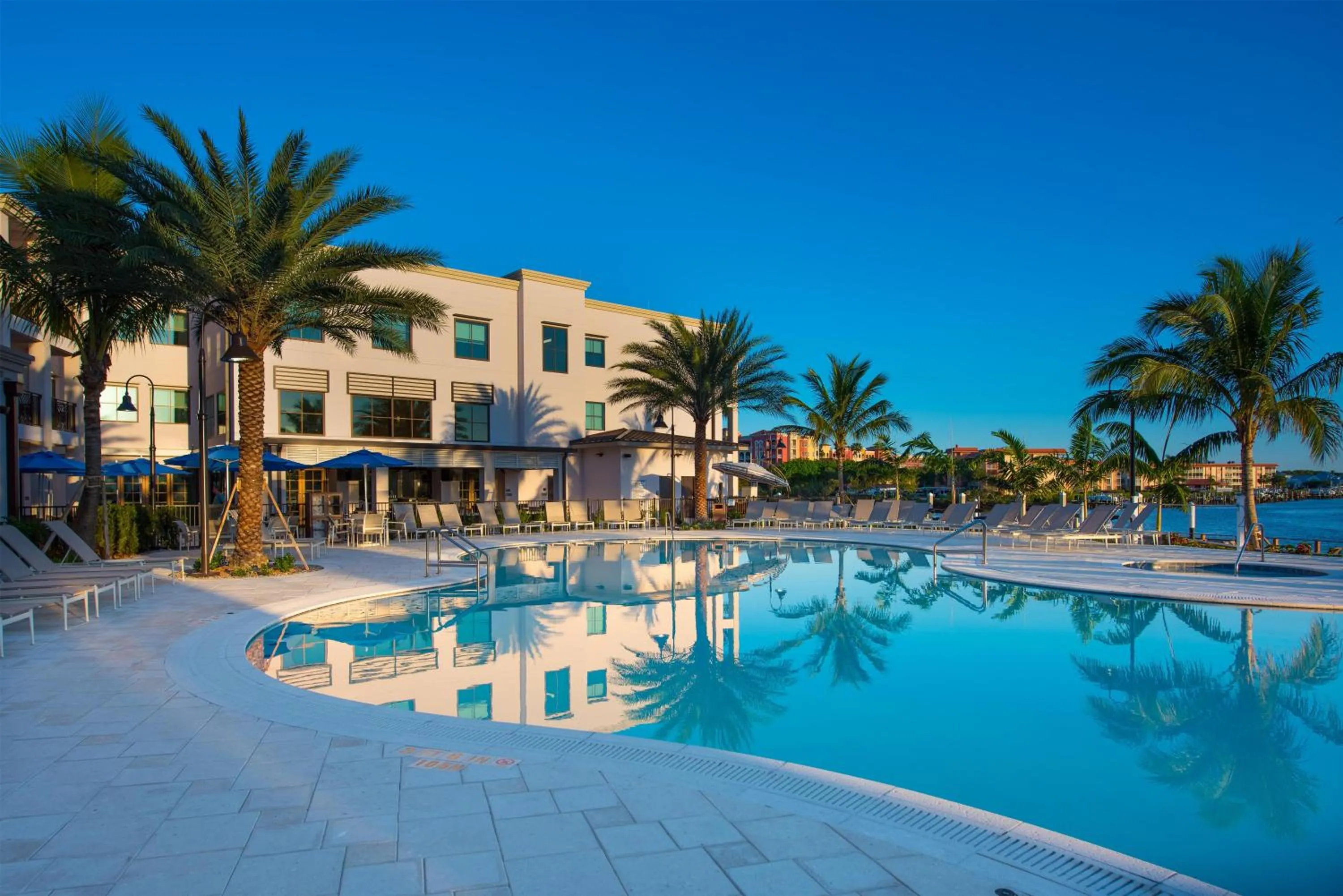 Swimming pool in Hyatt House Naples 5th Avenue