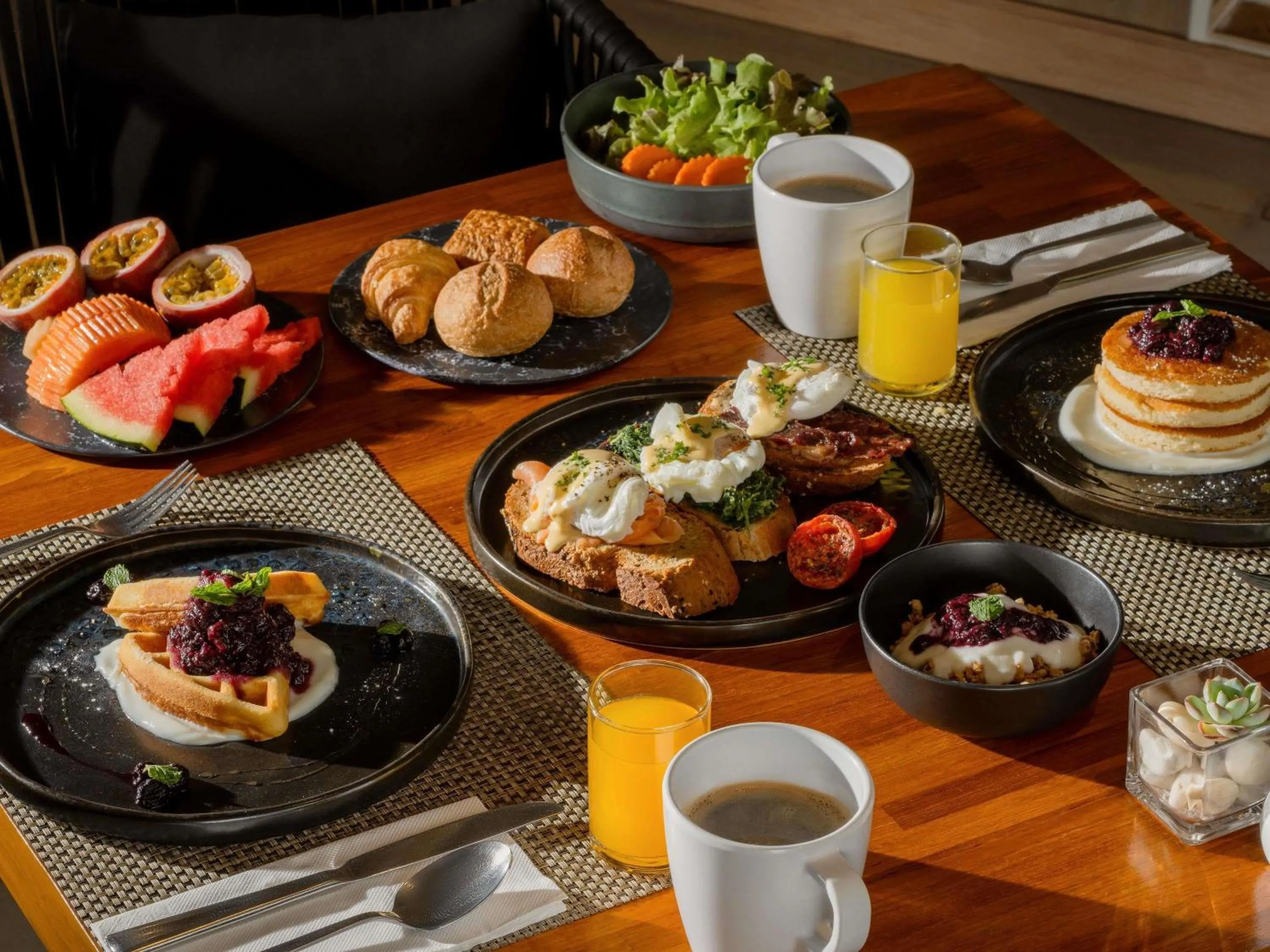 Restaurant/places to eat in Andaman Beach Hotel Phuket - Handwritten Collection