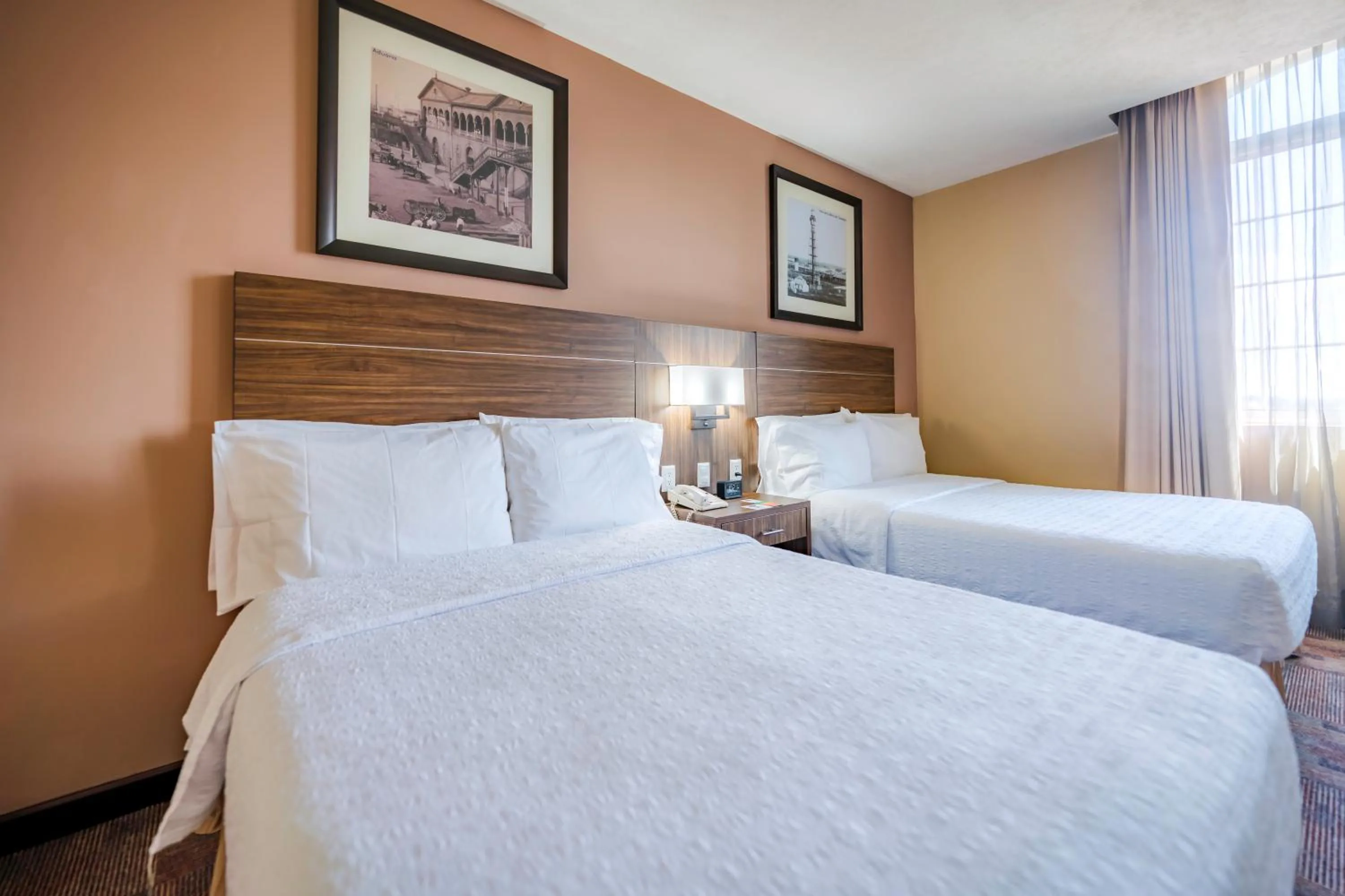 Bed in Hampton Inn Tampico Zona Dorada