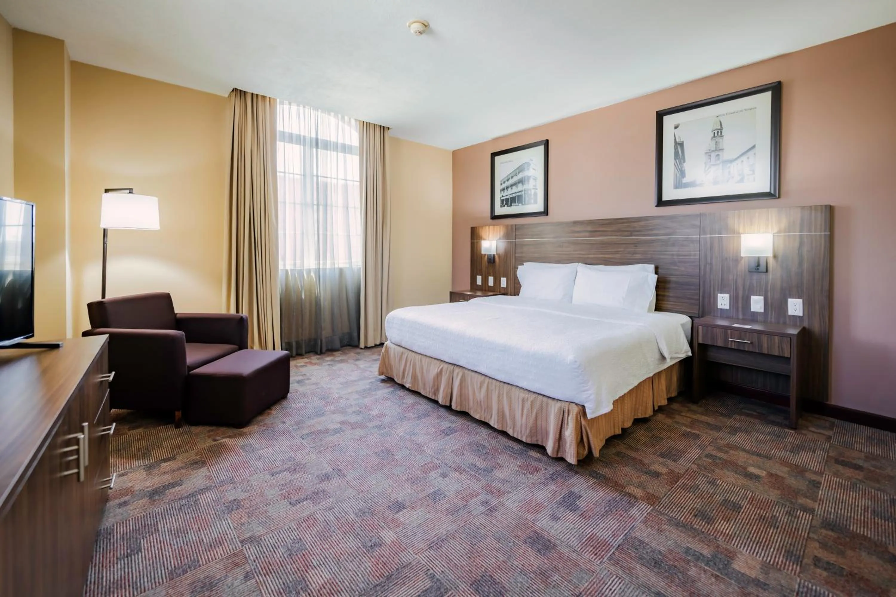 Bed in Hampton Inn Tampico Zona Dorada