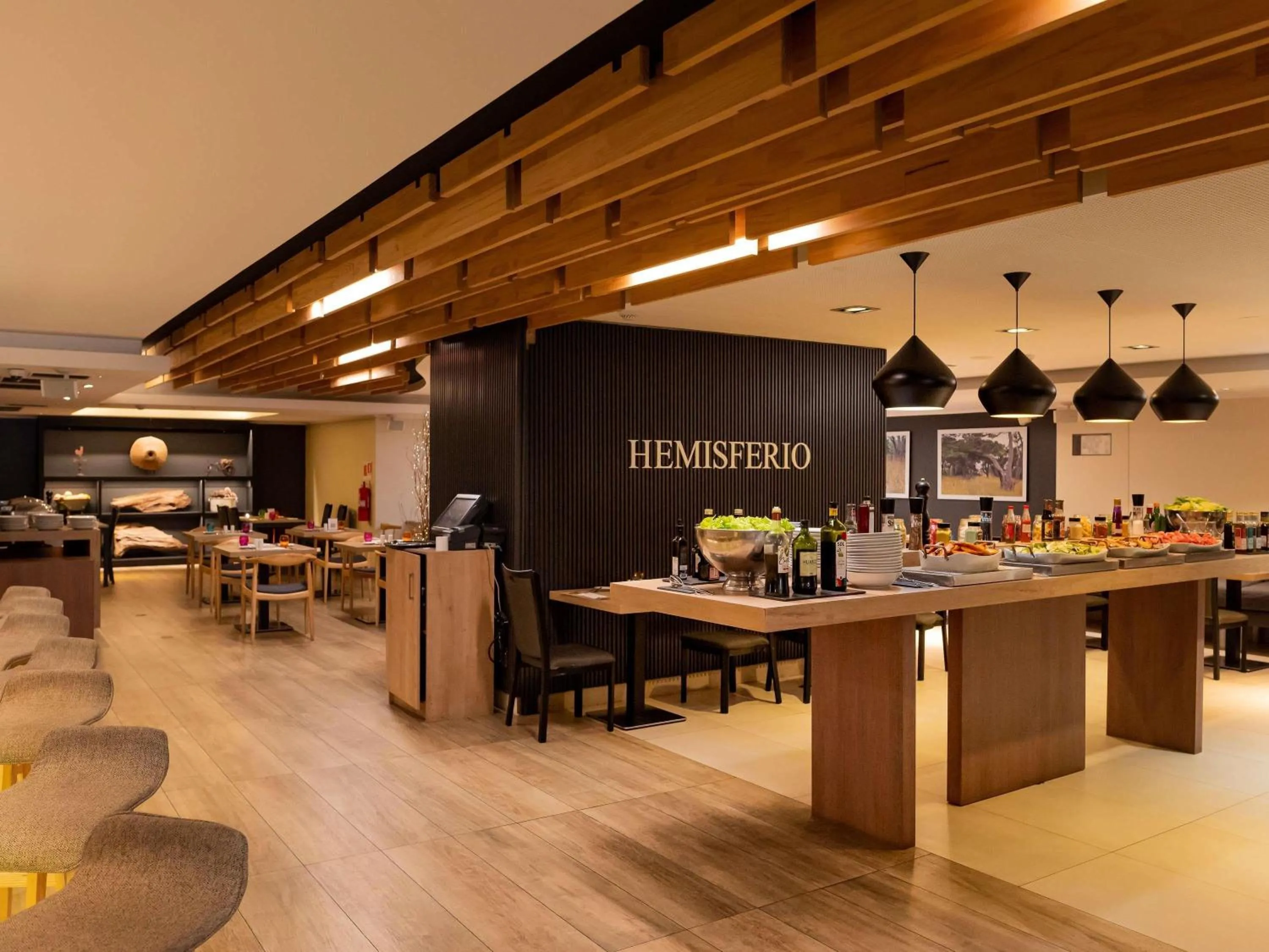 Restaurant/places to eat in Mercure Concepcion