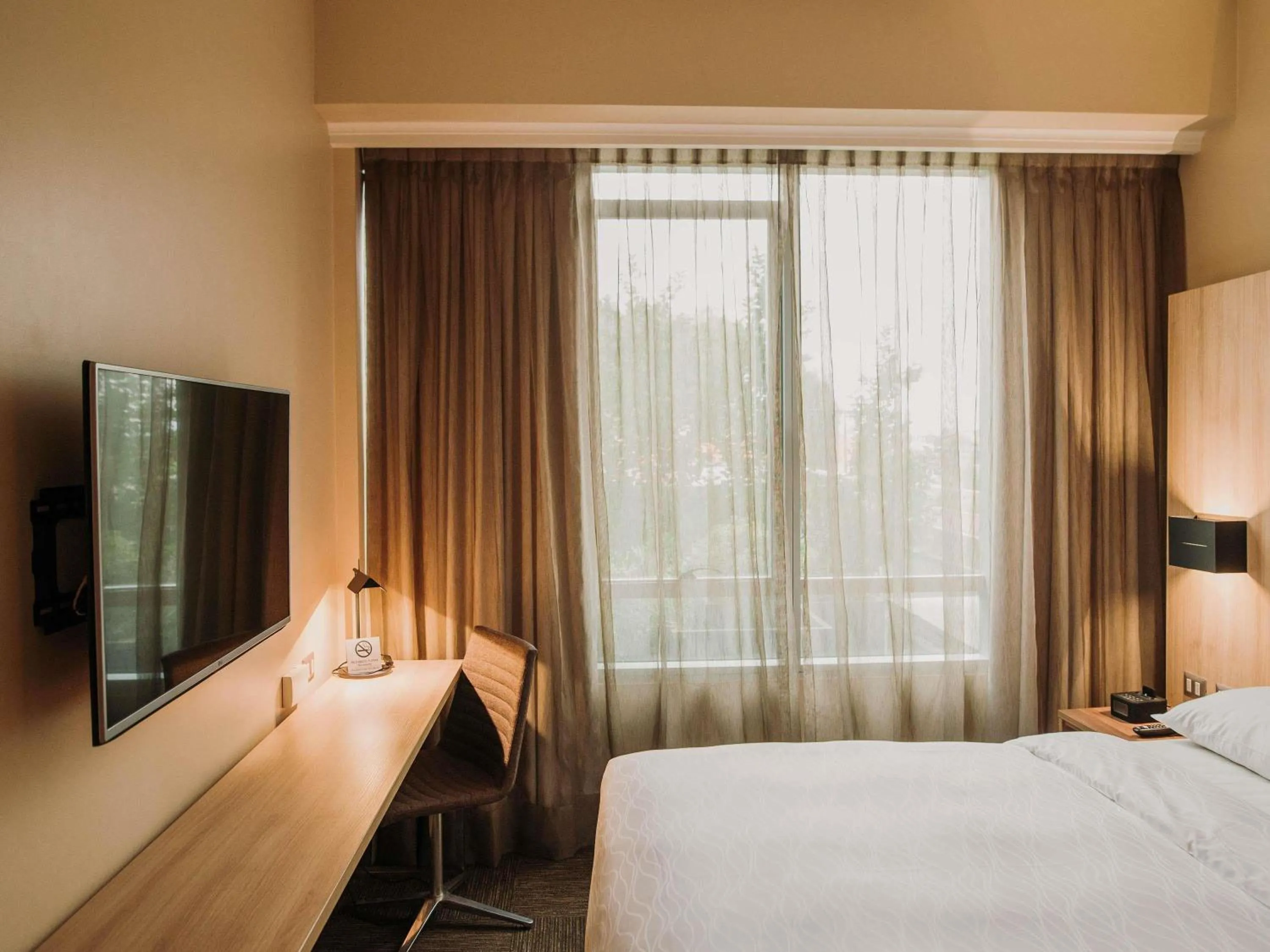 Bedroom, Bed in Mercure Concepcion