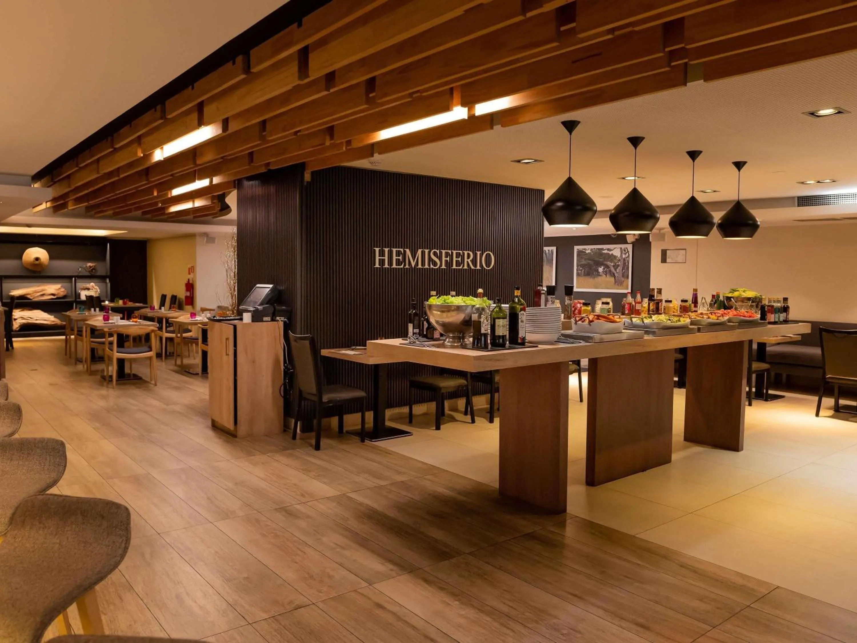 Restaurant/places to eat in Mercure Concepcion