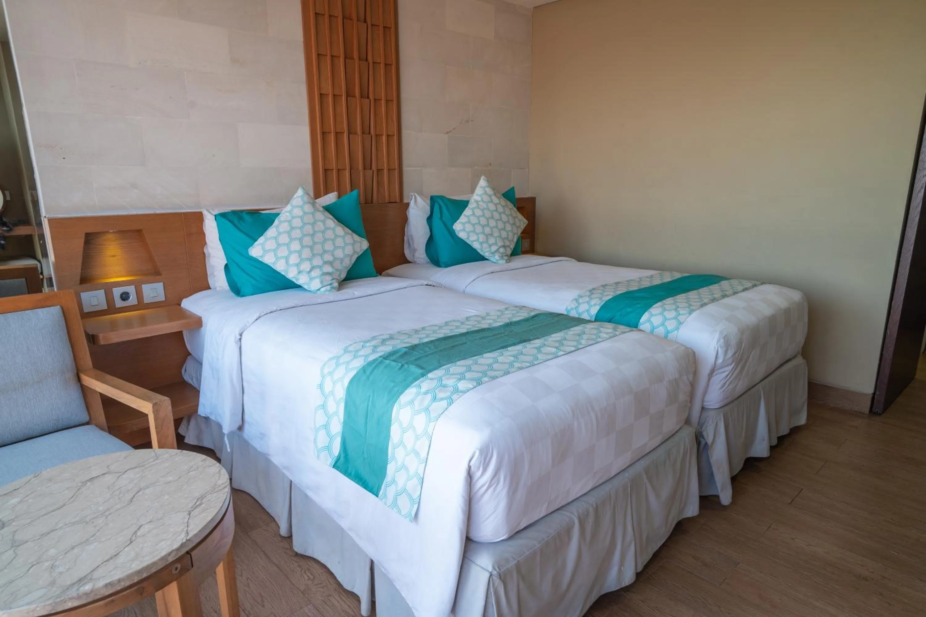 Bed in Bedrock Hotel Kuta