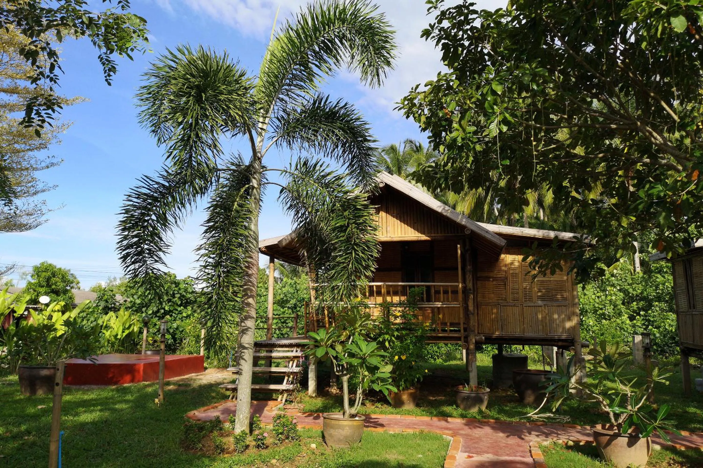 Garden in Tonmai Suites