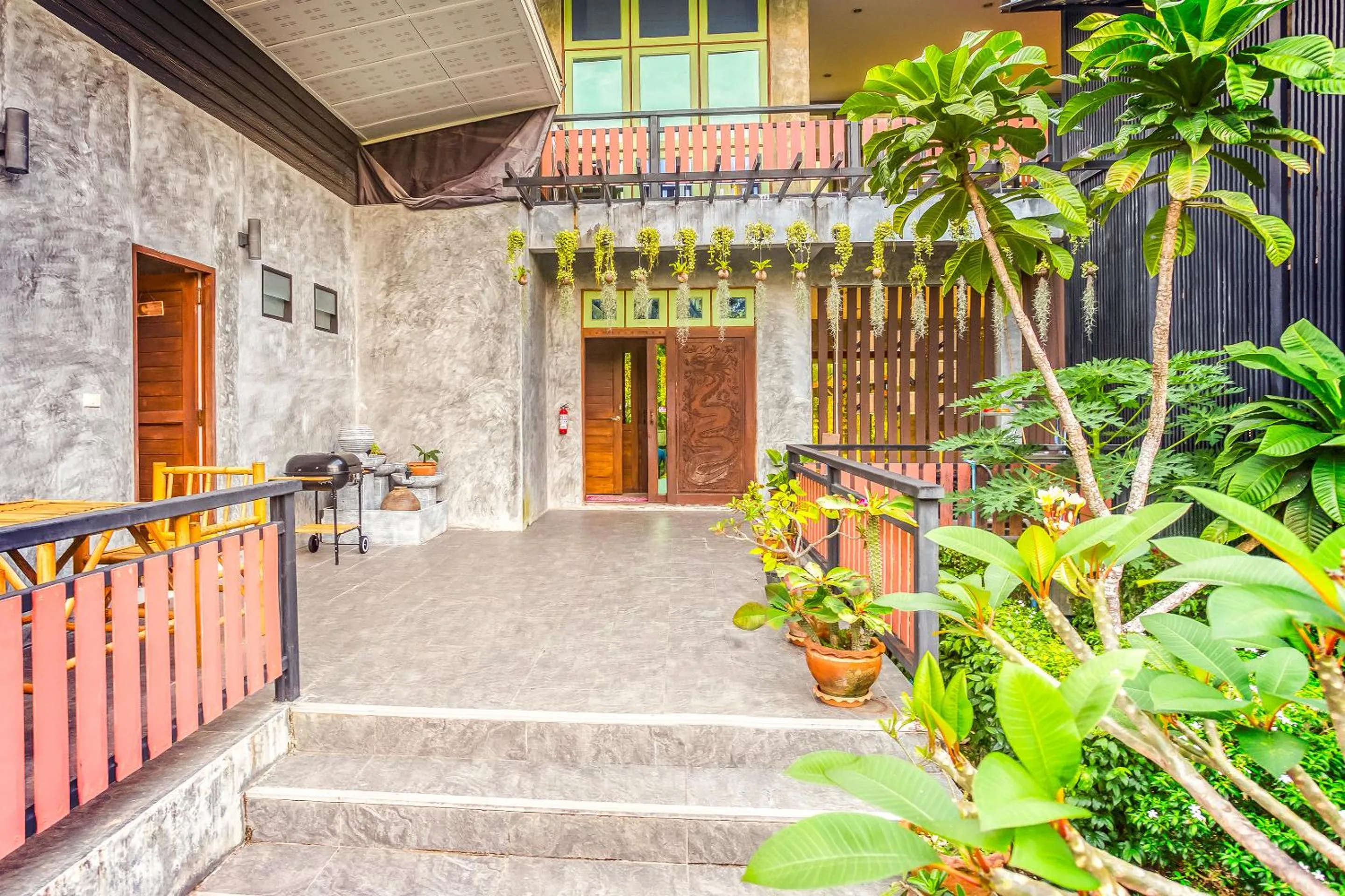 Patio in Tonmai Suites