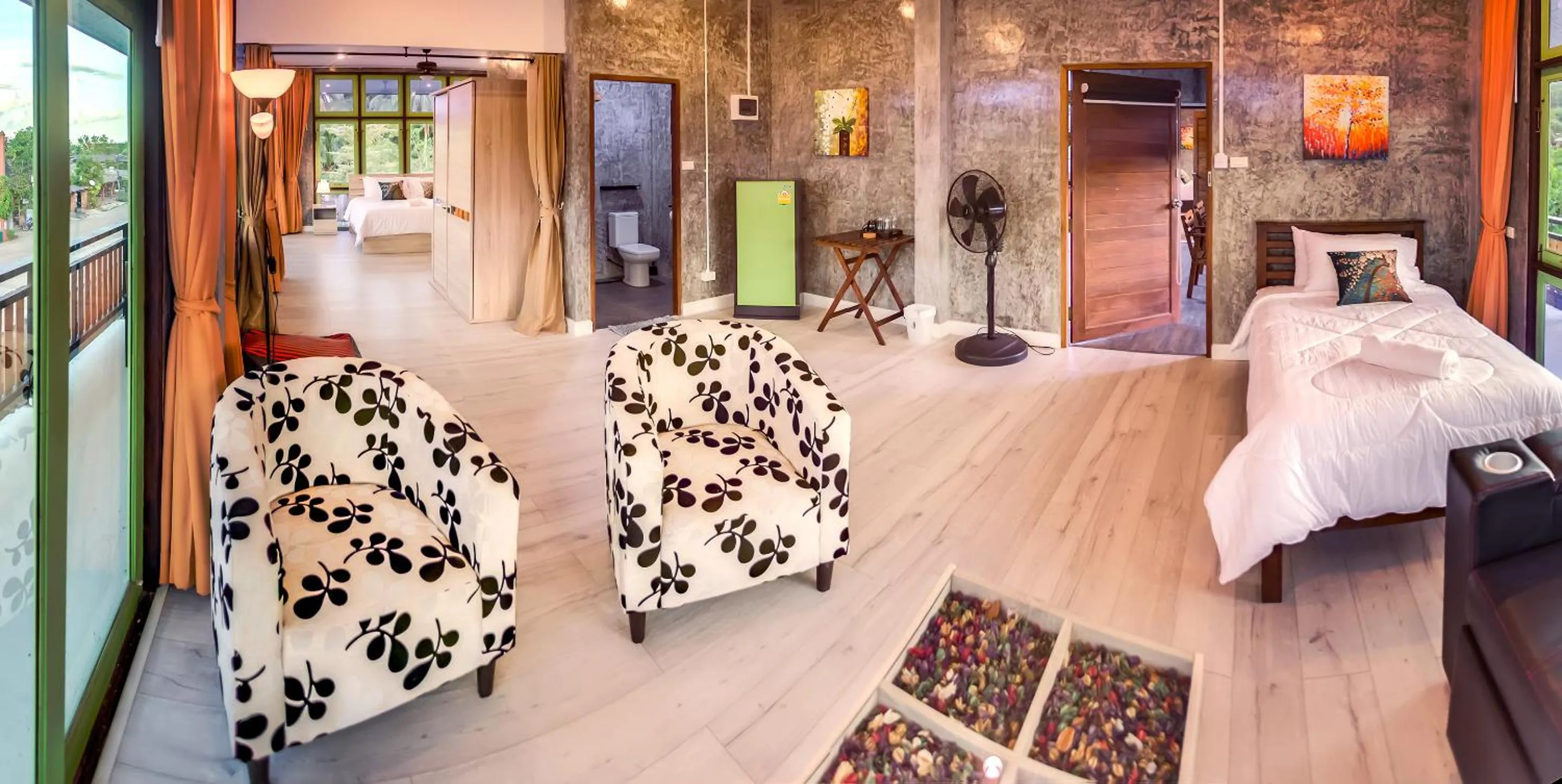 Living room, Bed in Tonmai Suites