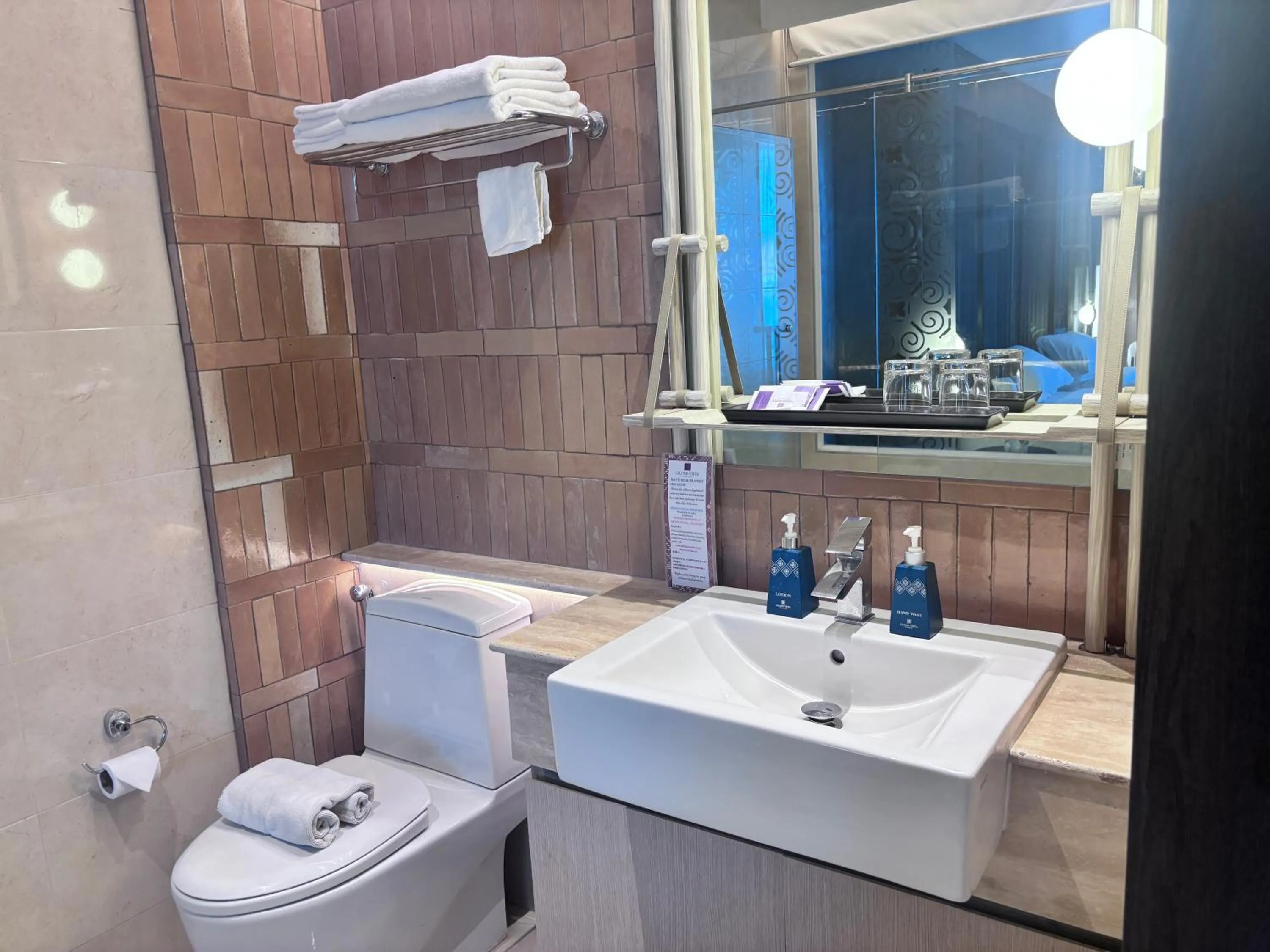 Bathroom in Grand Vista Hotel Chiangrai