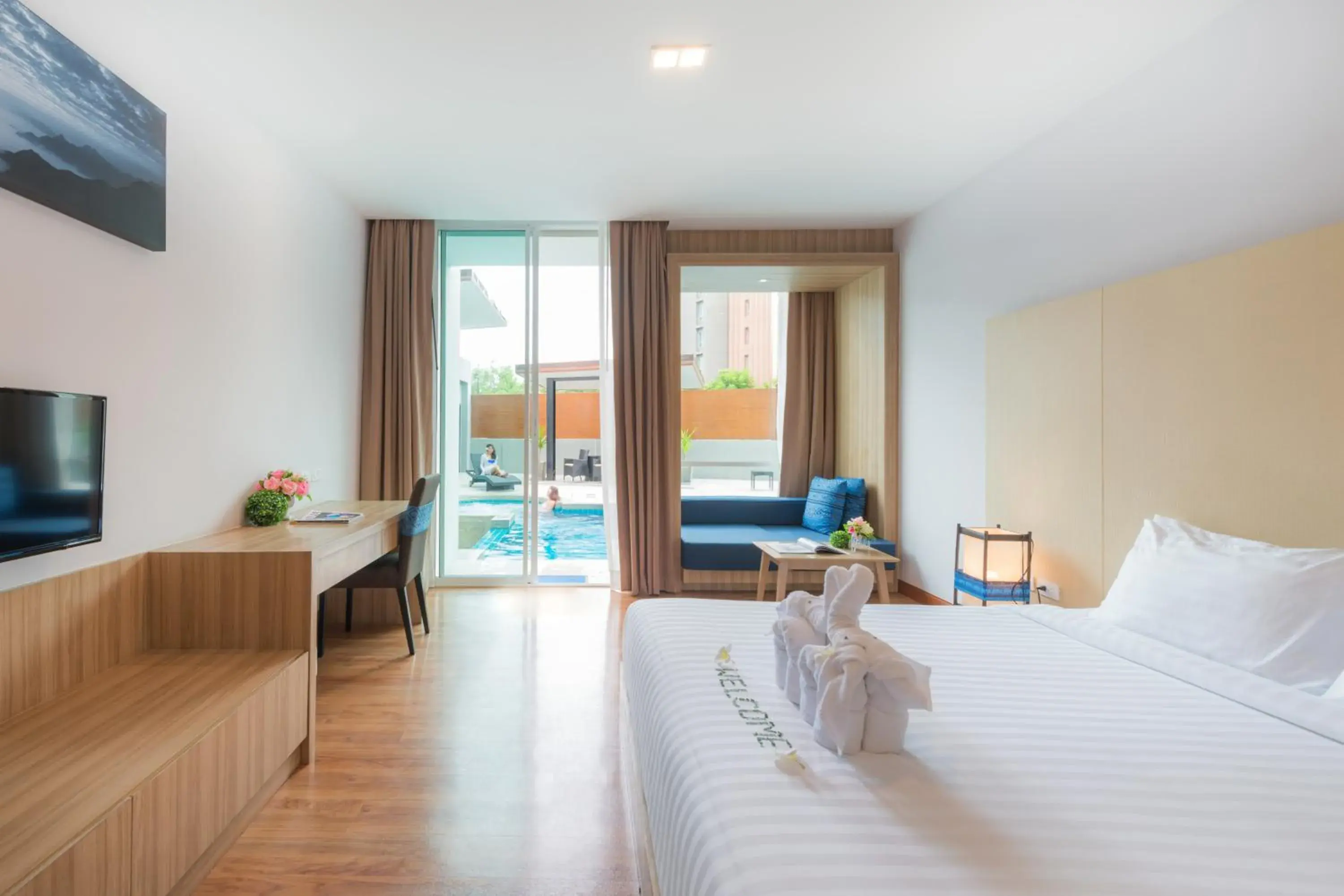 Deluxe Double Room with Pool Access in Grand Vista Hotel Chiangrai Deluxe Double Room with Pool Access in Grand Vista Hotel Chiangrai