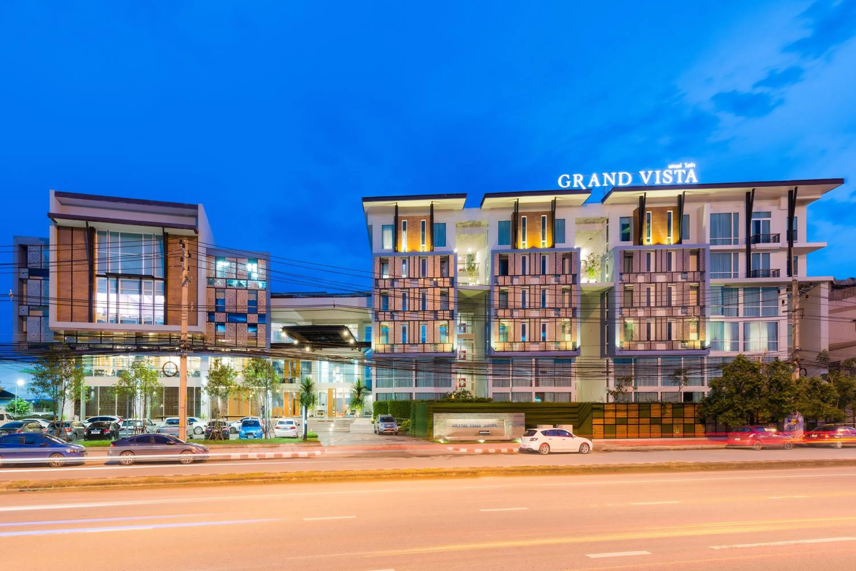 Property building in Grand Vista Hotel Chiangrai
