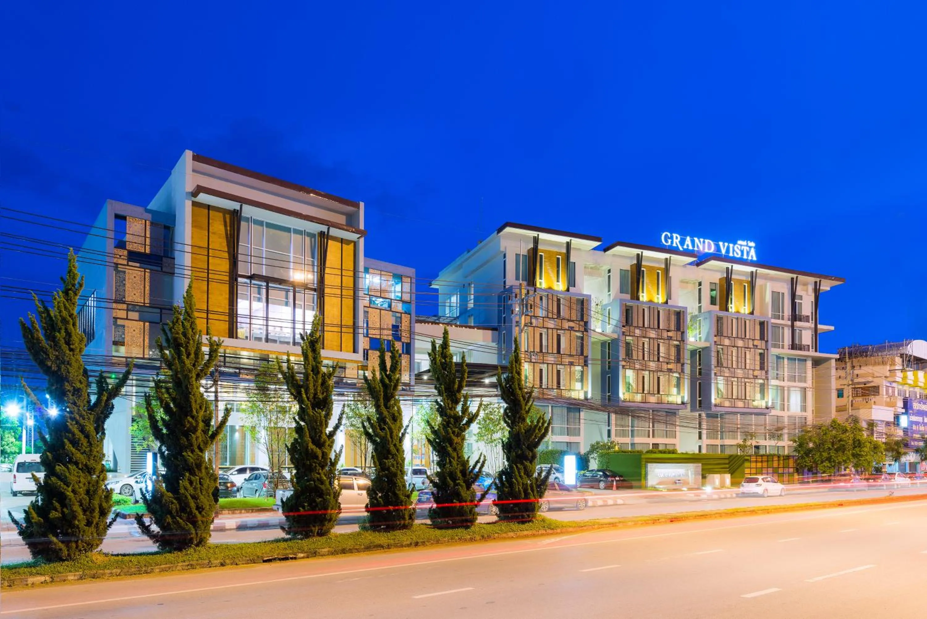Property building in Grand Vista Hotel Chiangrai