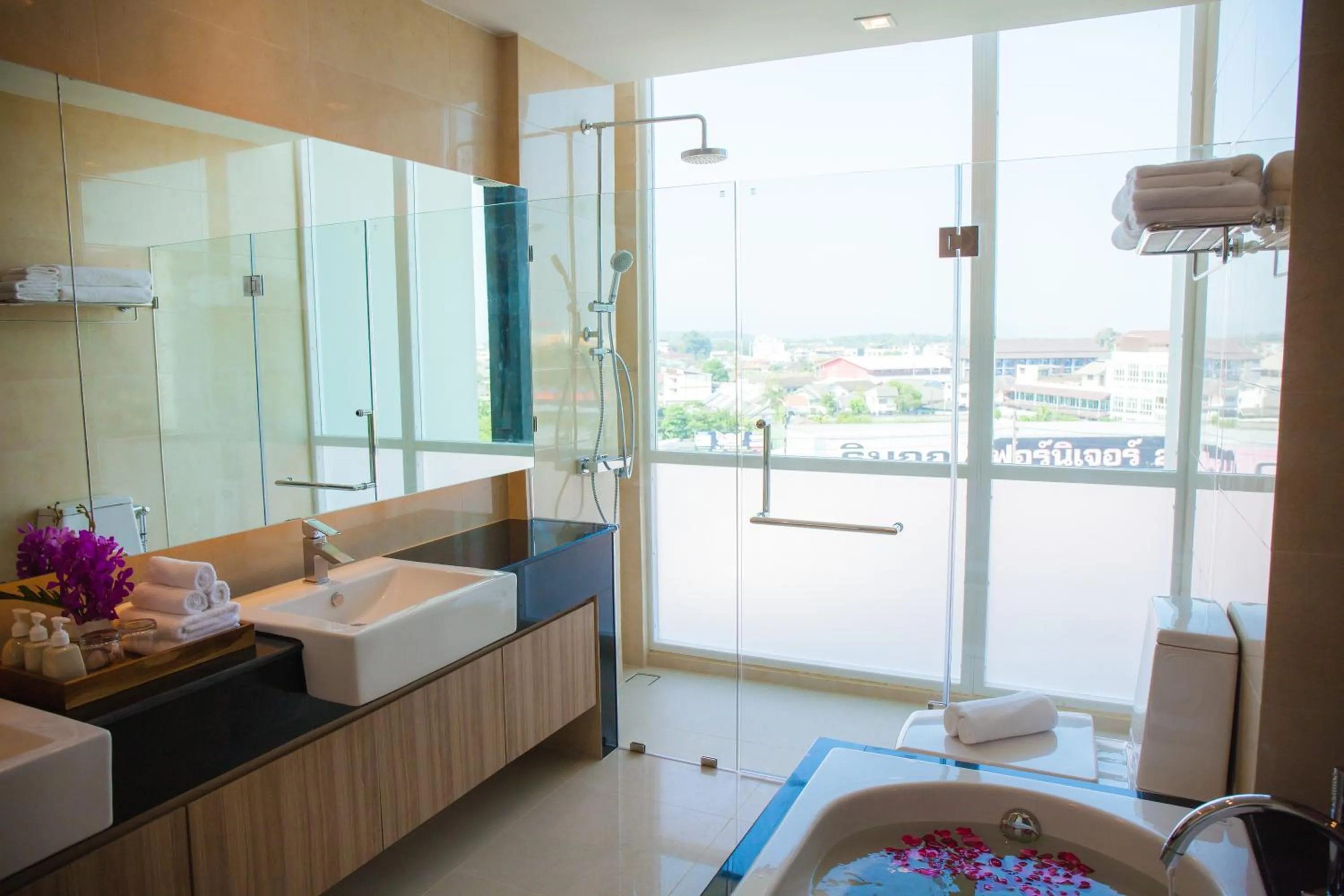 Bathroom in Grand Vista Hotel Chiangrai