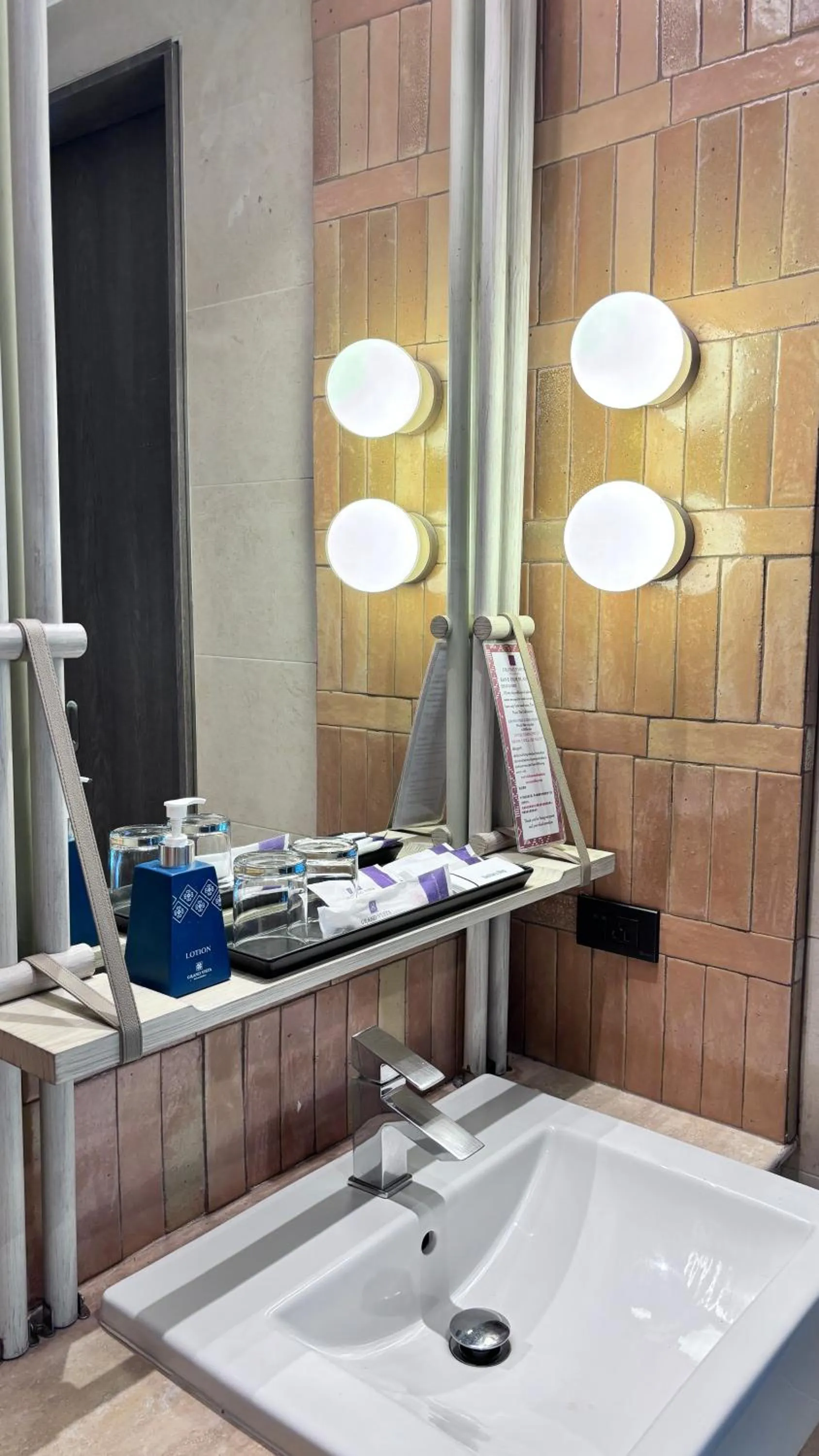 Bathroom in Grand Vista Hotel Chiangrai