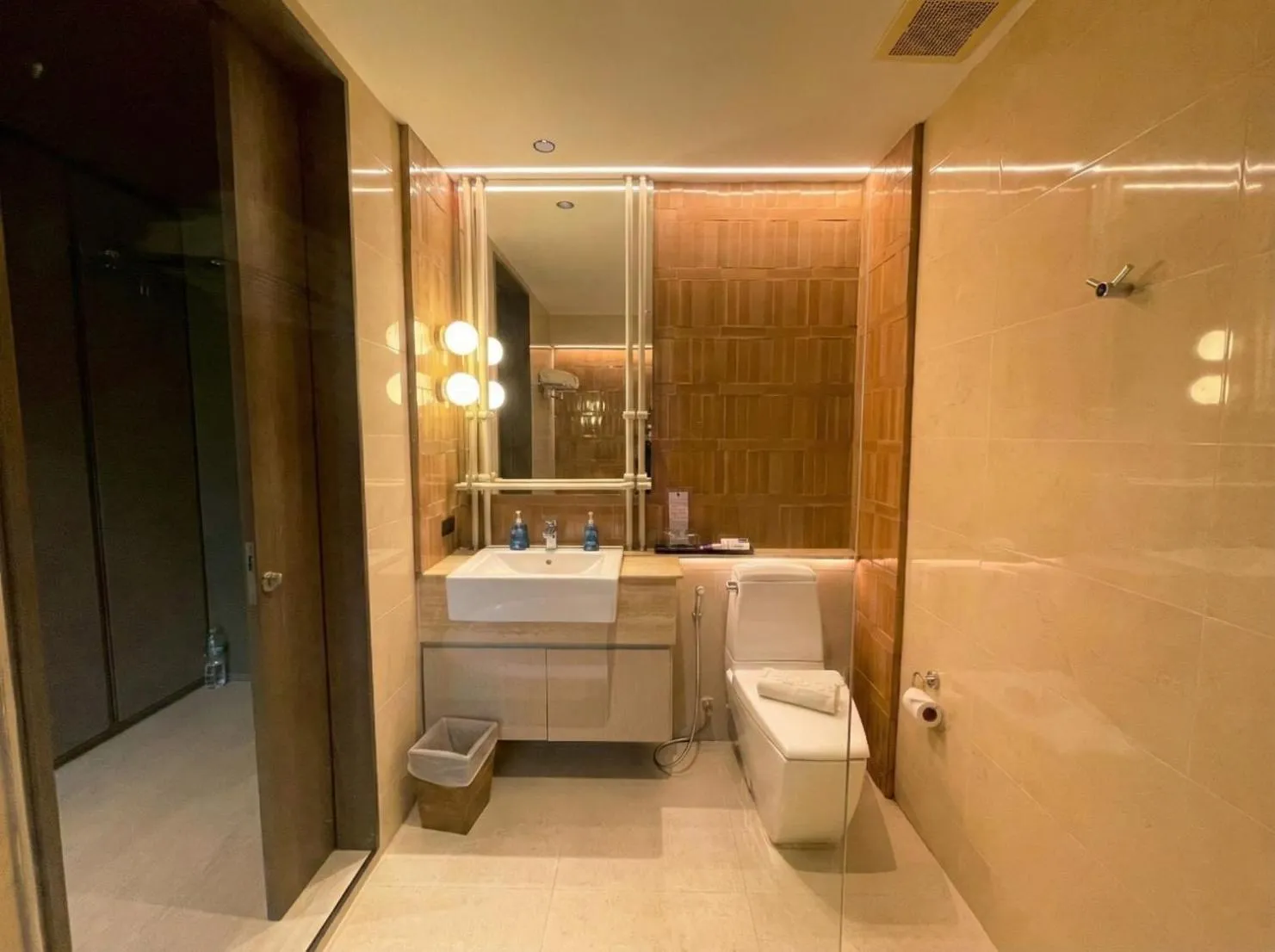 Toilet in Grand Vista Hotel Chiangrai