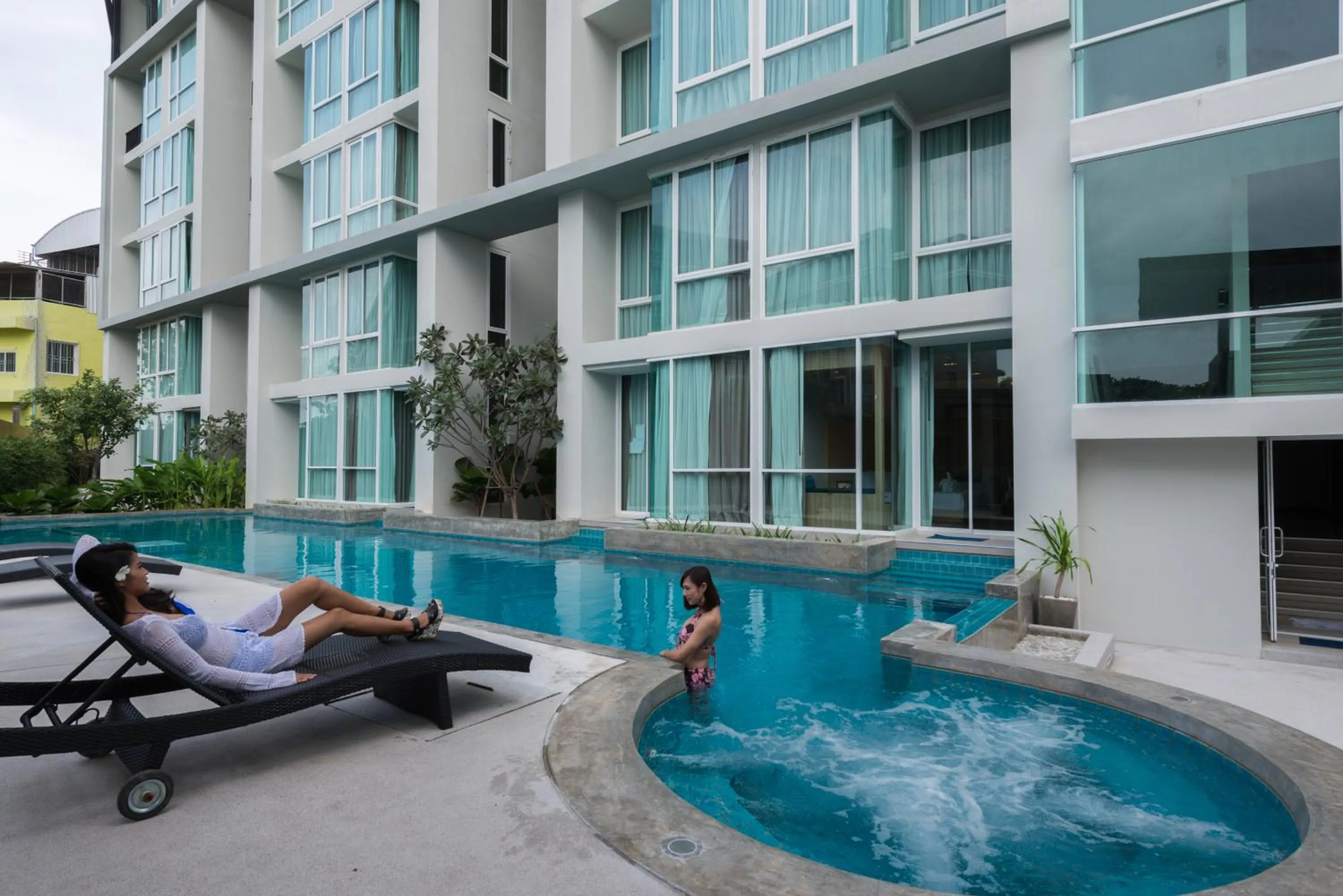 Swimming pool in Grand Vista Hotel Chiangrai